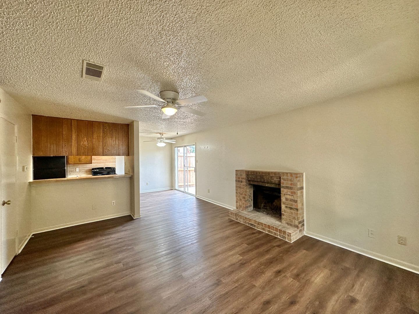 Killeen Townhome: 3004 Chaucer Drive