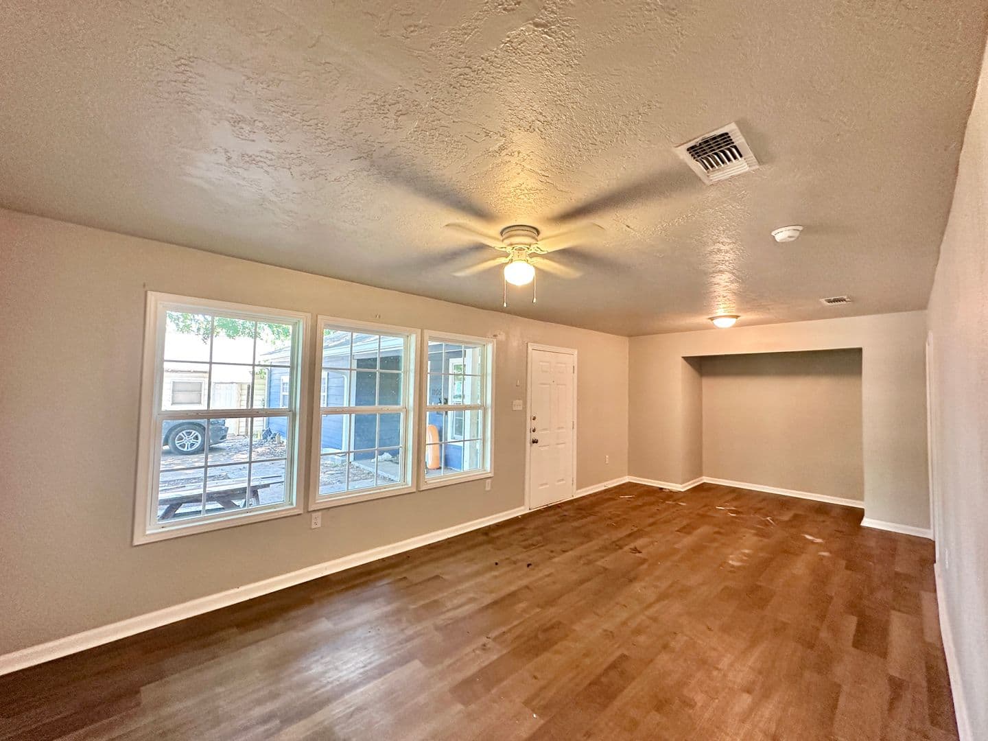 Killeen Multiplex: 1105/1107 Williamson Dr