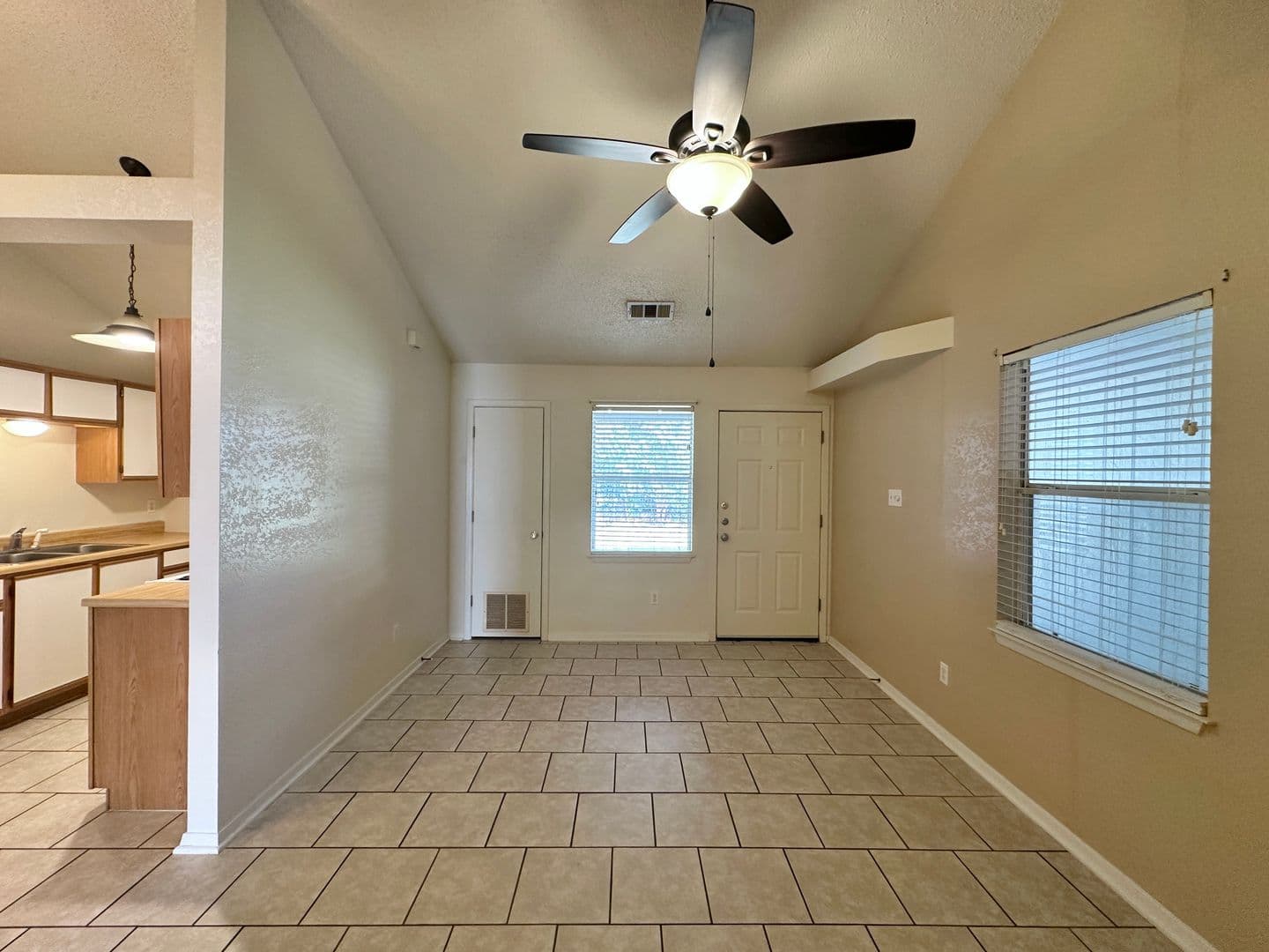 Copperas Cove Apartment: 401 W Lincoln Ave
