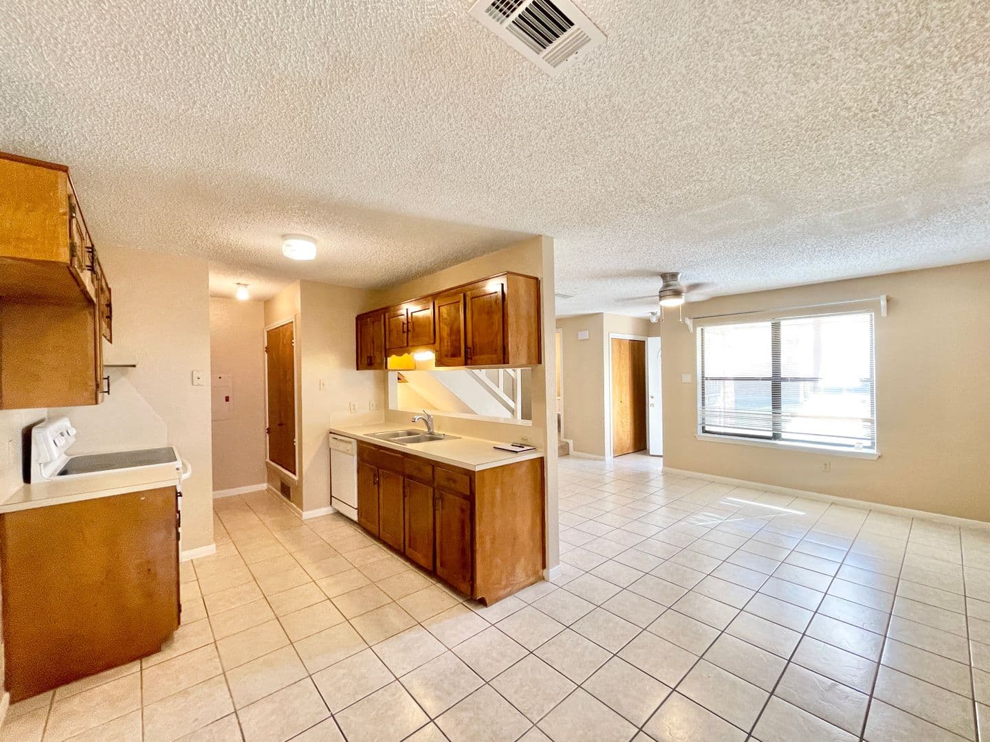 Killeen Townhome: 4806 Rainbow Cir