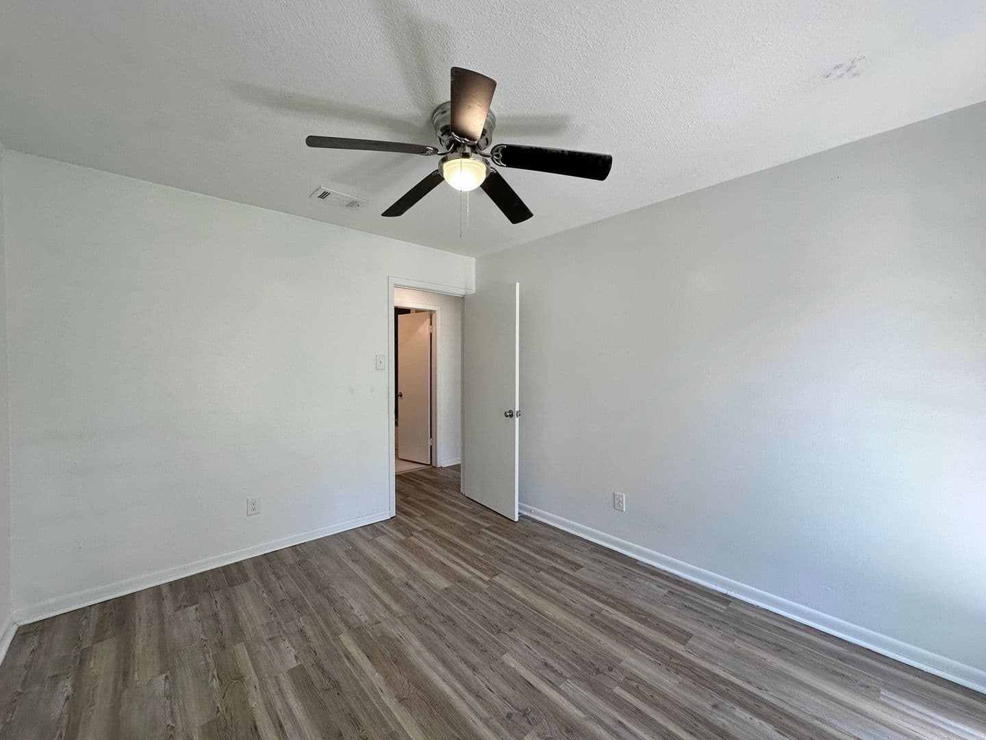 Temple House: 3822 Valley View Drive
