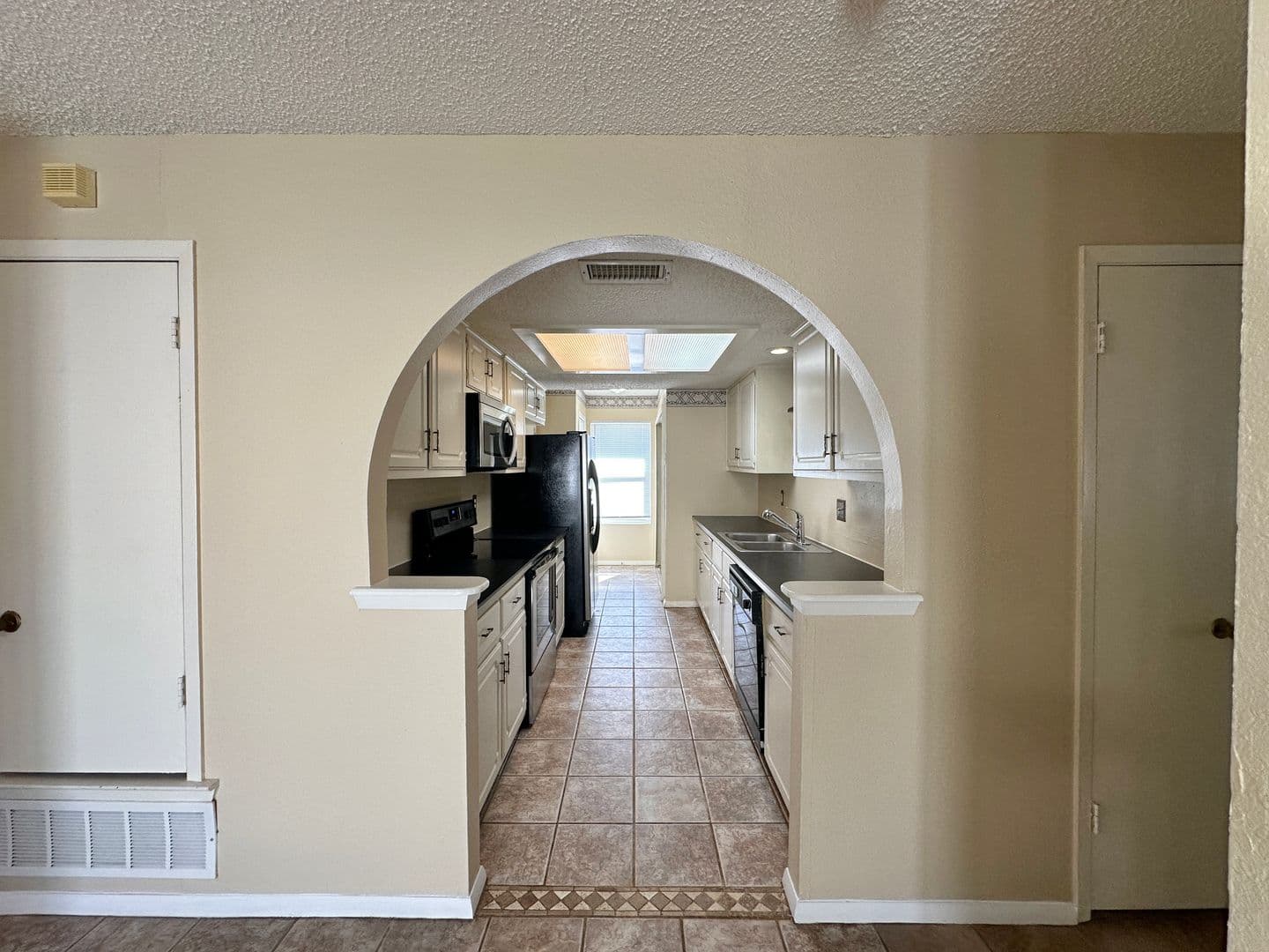 Killeen House: 2005 Ruiz Dr