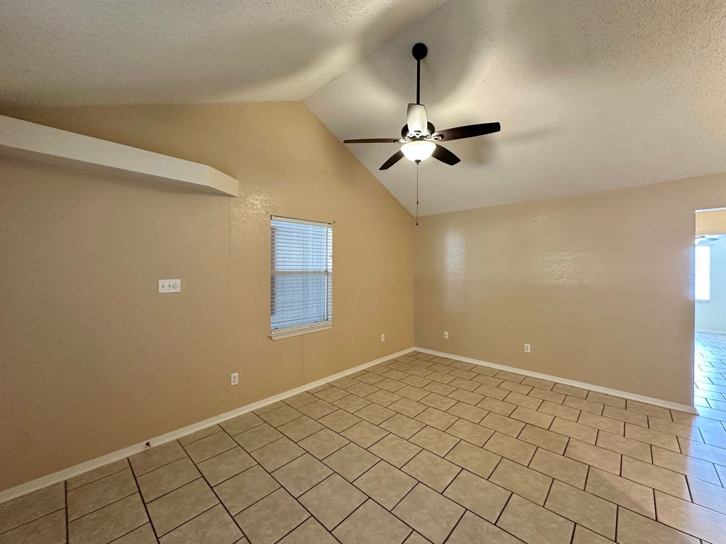 Copperas Cove Apartment: 401 W Lincoln Ave