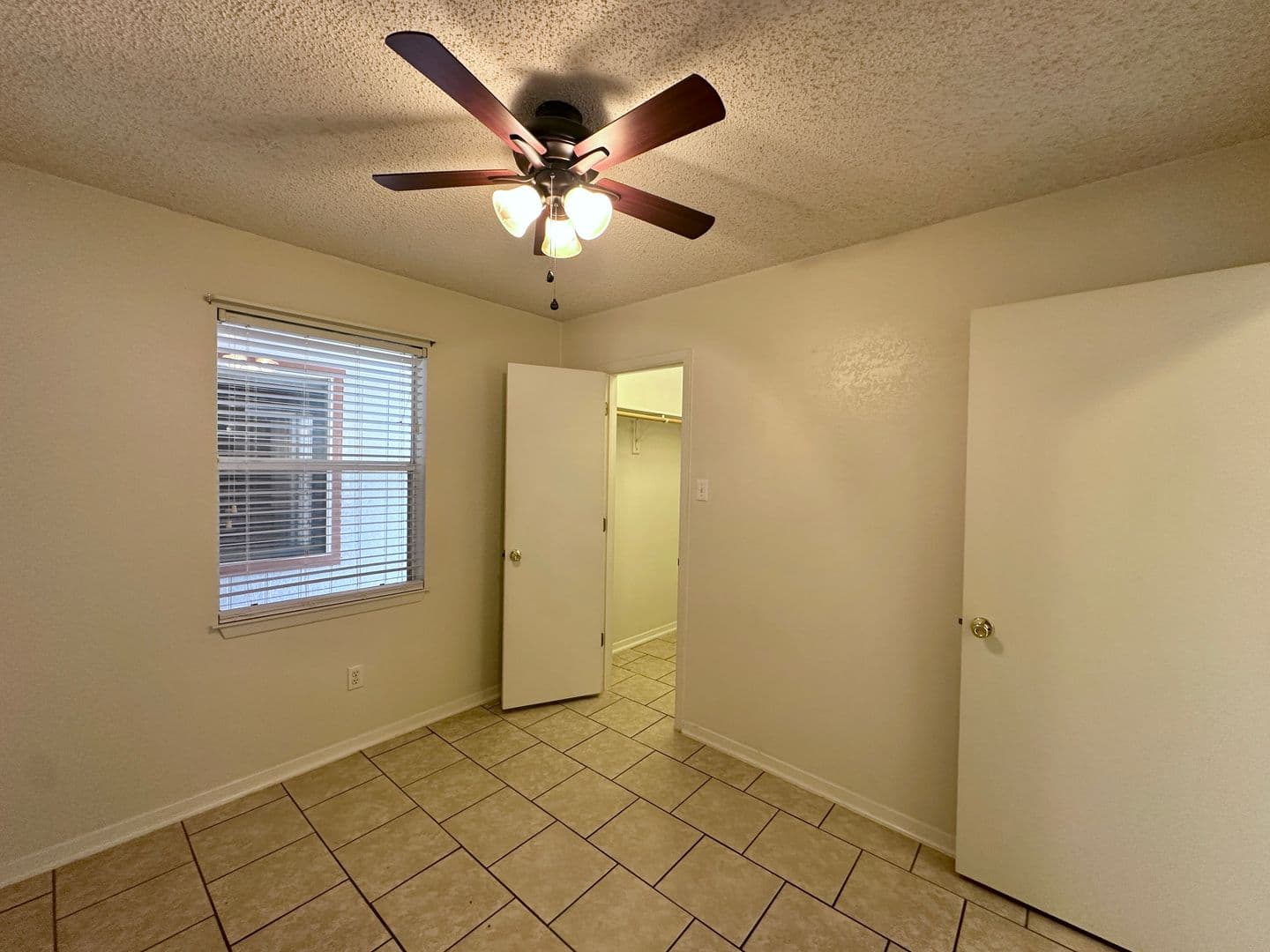 Copperas Cove Apartment: 401 W Lincoln Ave