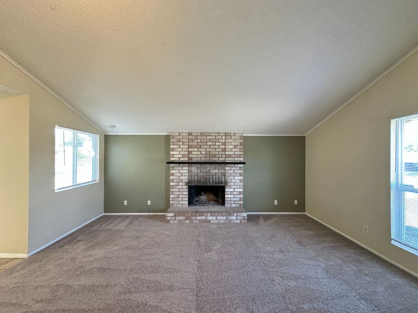 Killeen House: 2005 Ruiz Dr