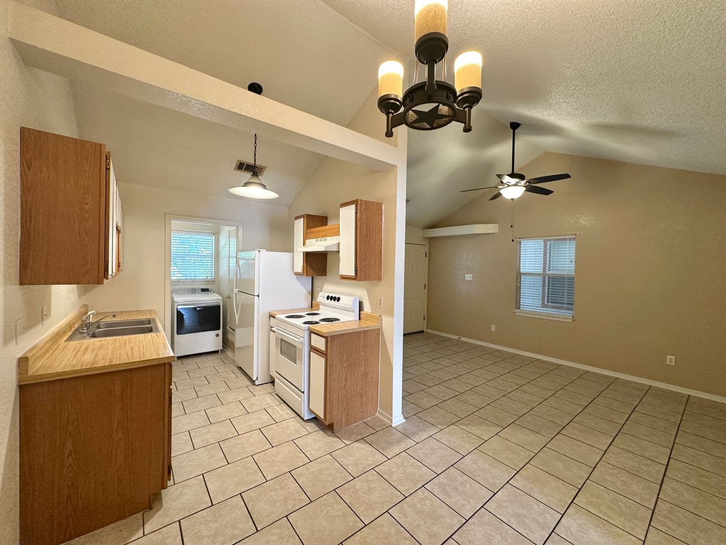 Copperas Cove Apartment: 401 W Lincoln Ave