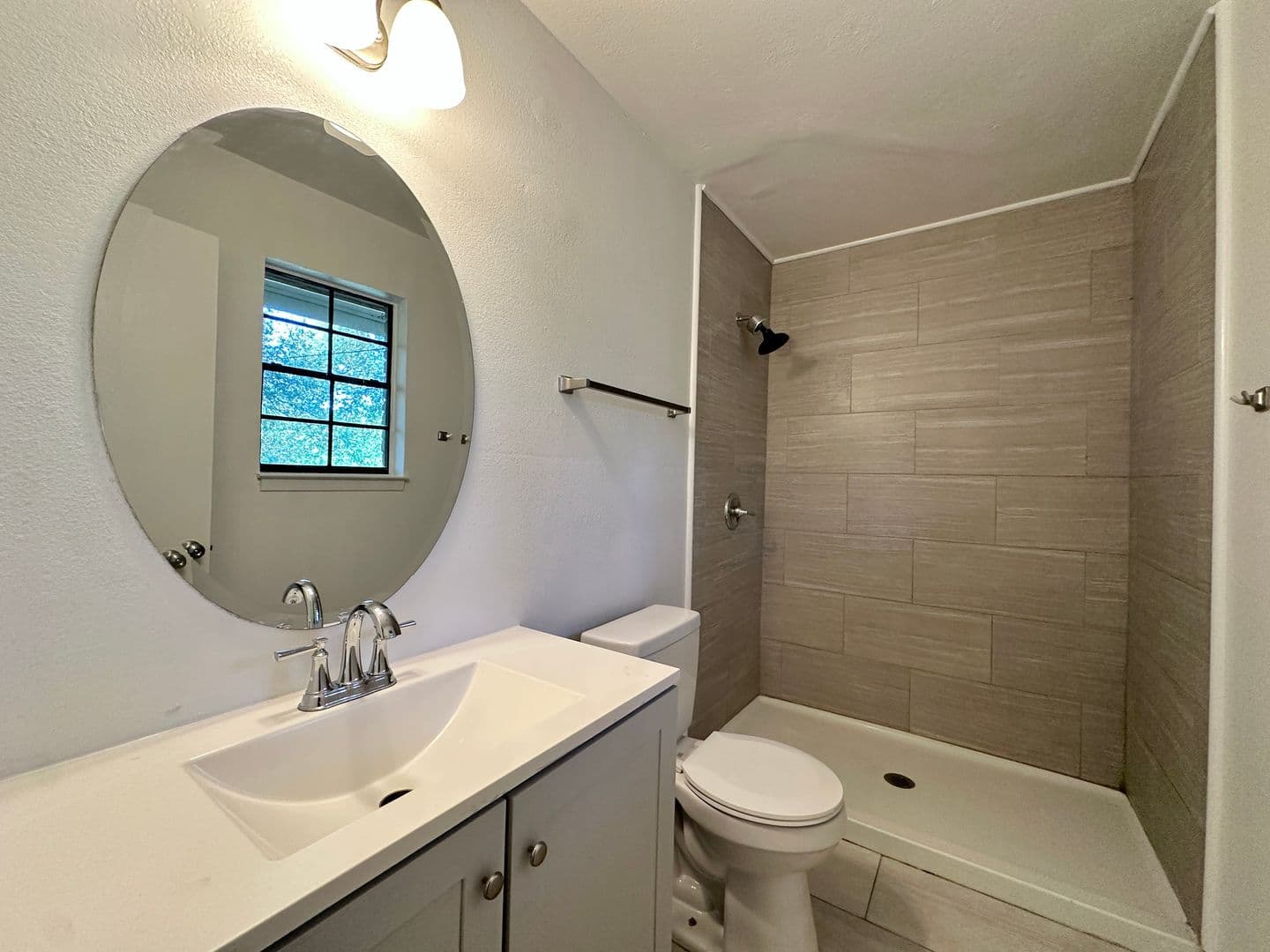 Temple House: 3822 Valley View Drive