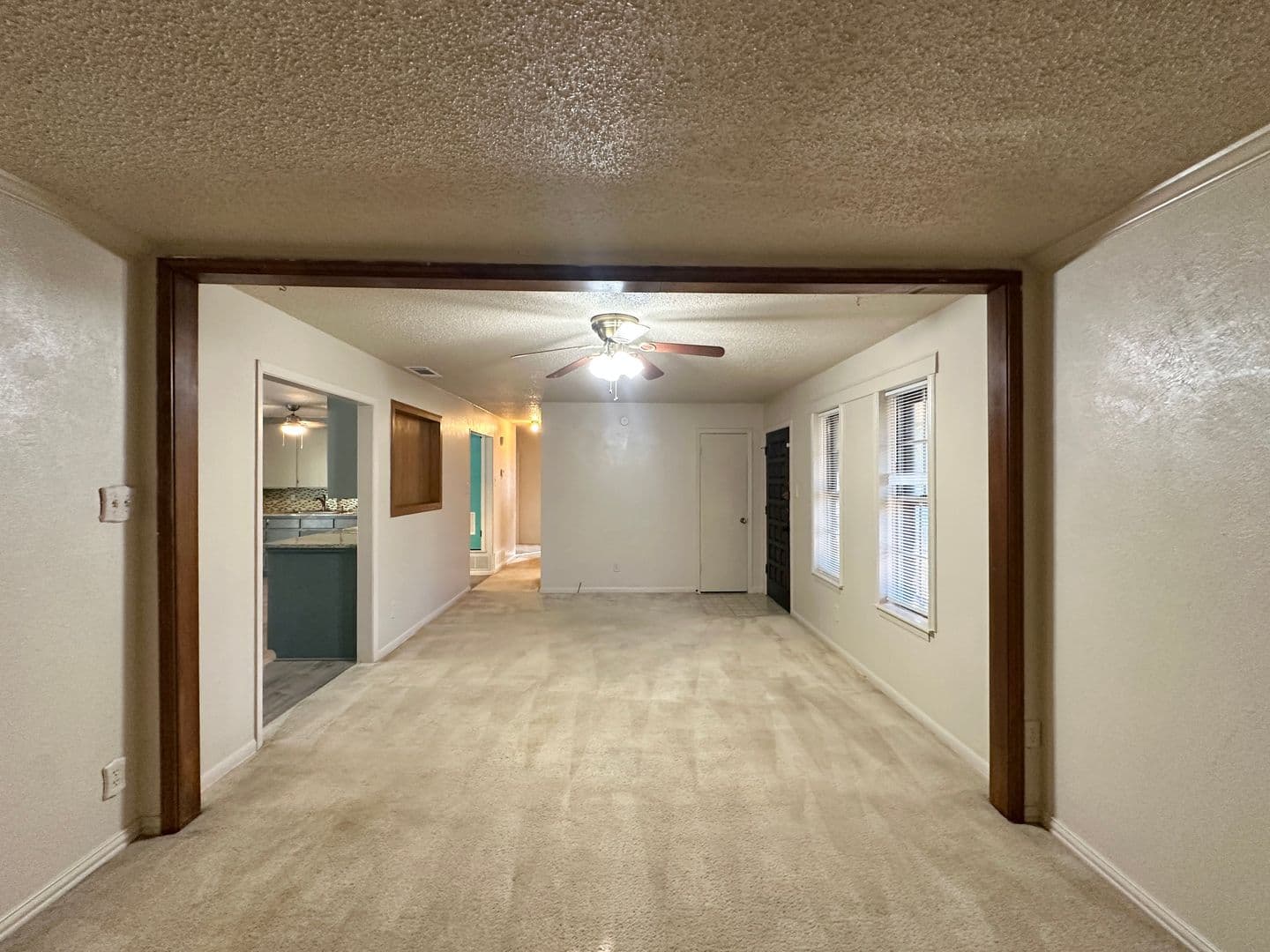 COPPERAS COVE House: 807 S 25TH