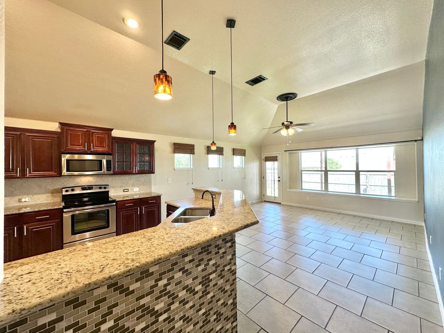 Killeen House: 6812 Deorsam Loop