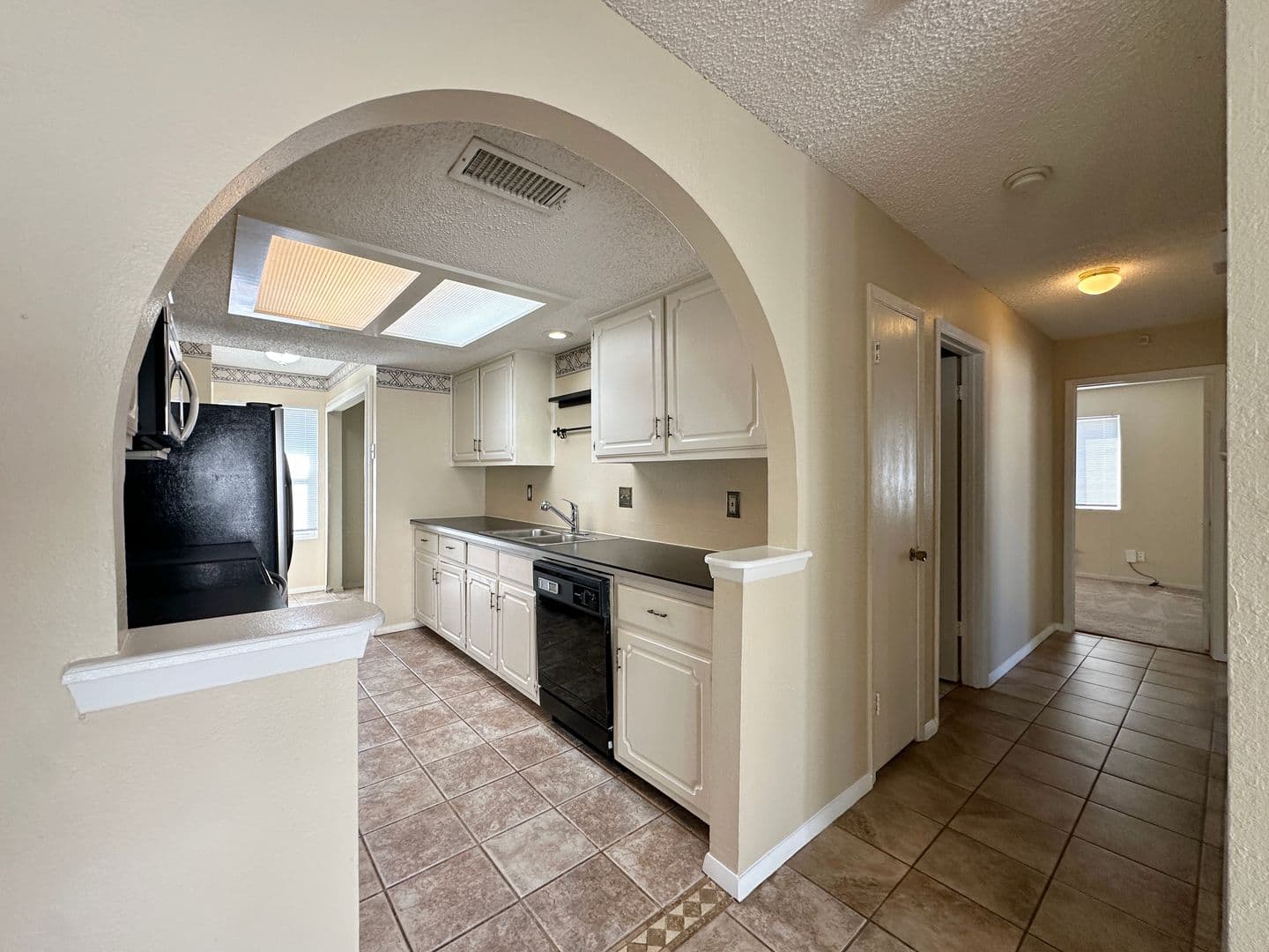 Killeen House: 2005 Ruiz Dr