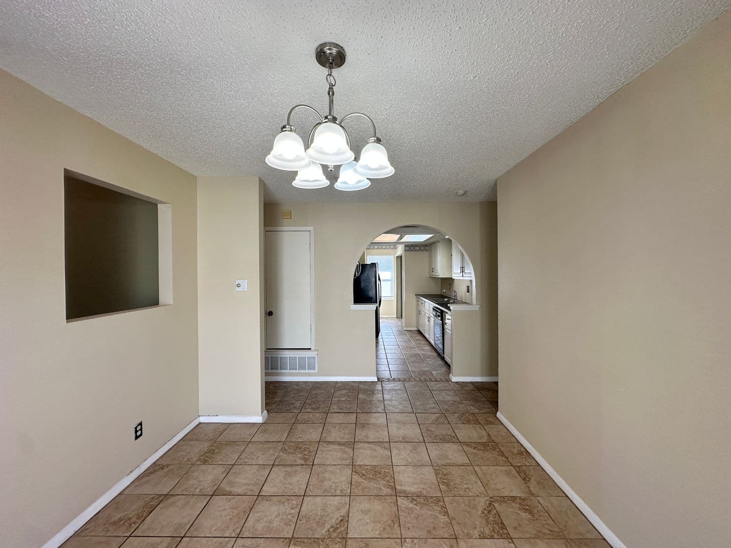 Killeen House: 2005 Ruiz Dr