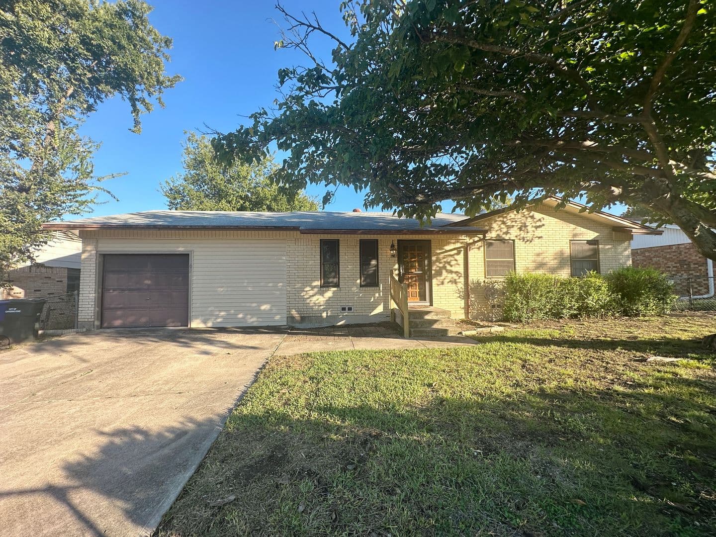 COPPERAS COVE House: 807 S 25TH