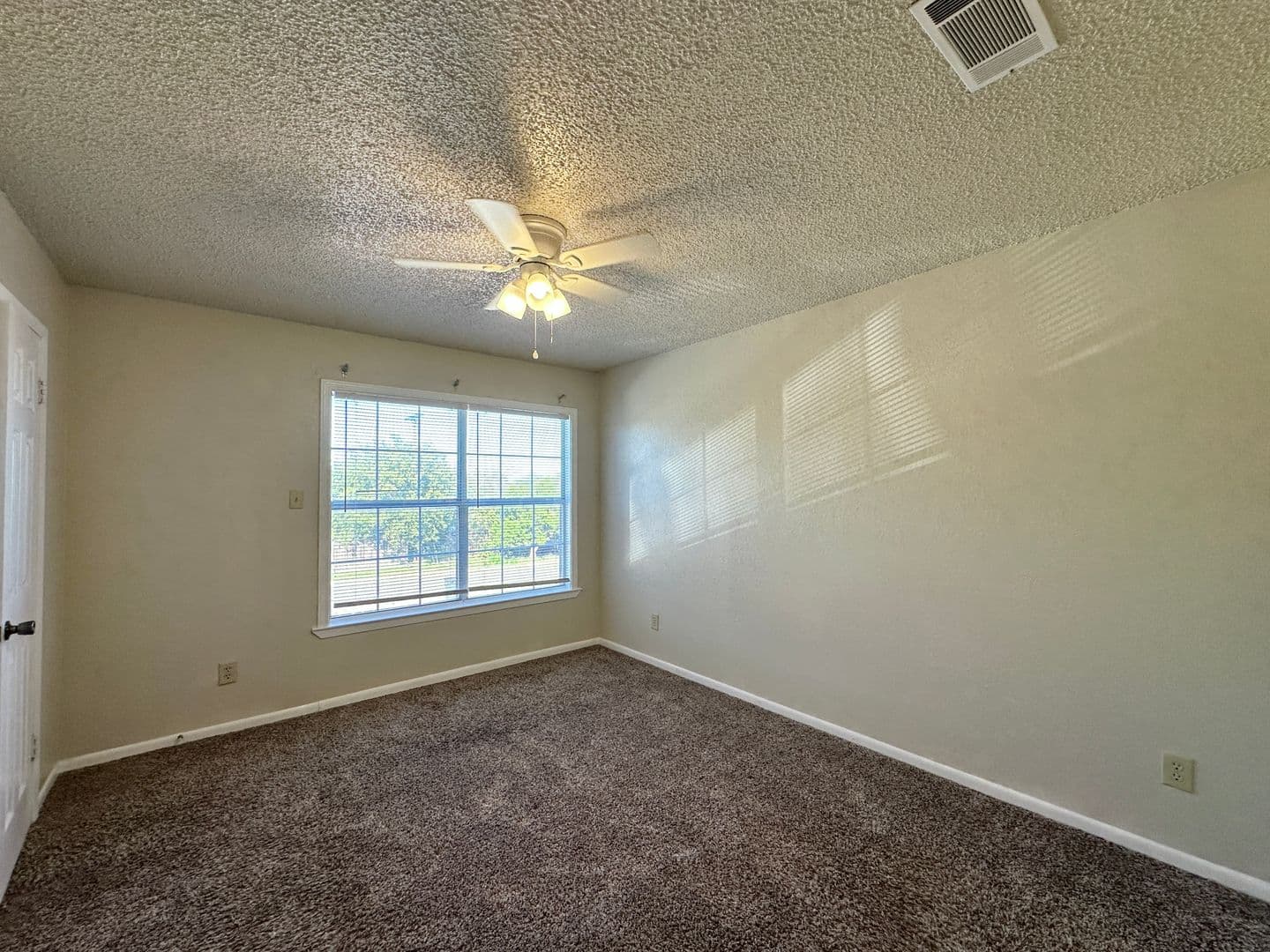 Killeen Townhome: 3004 Chaucer Drive