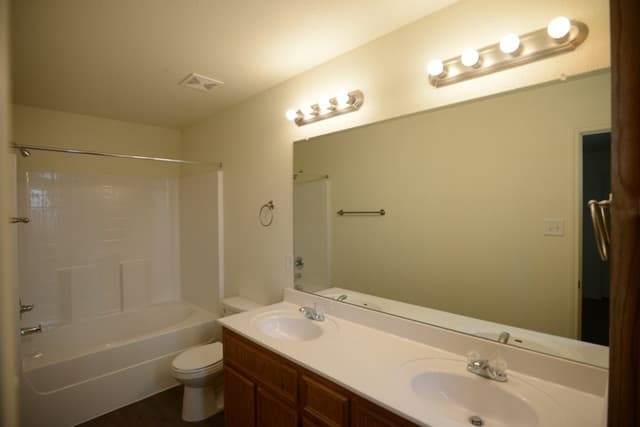 Killeen Multiplex: 913 Lasso Dr