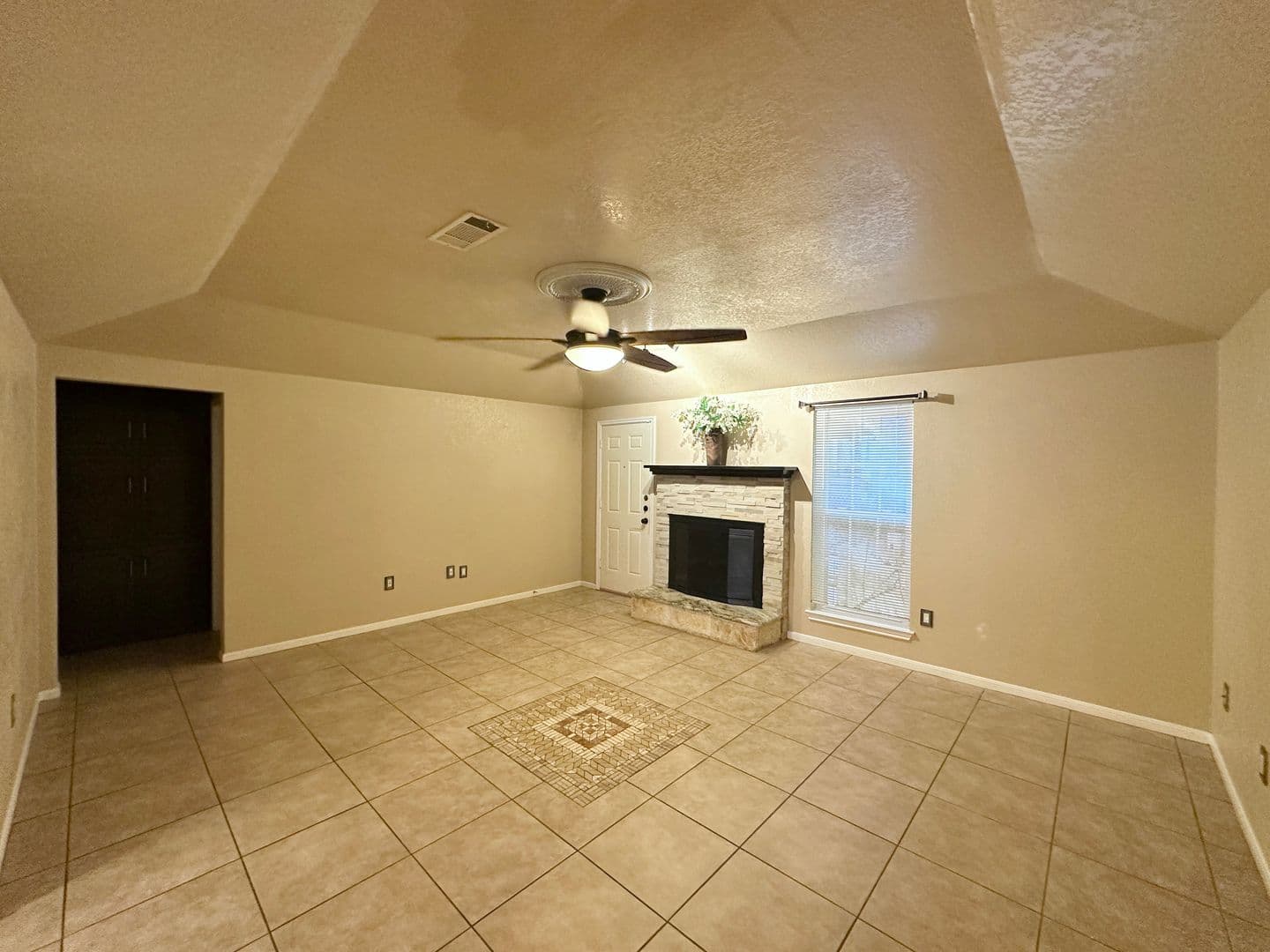 Killeen House: 2501 Henry Drive