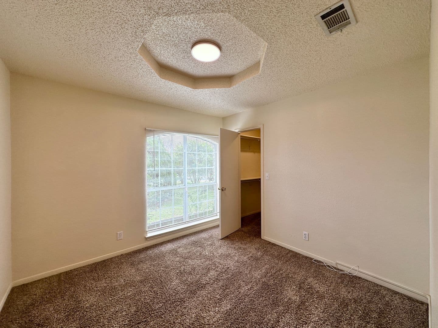 Killeen House: 2910 Woodlands Dr