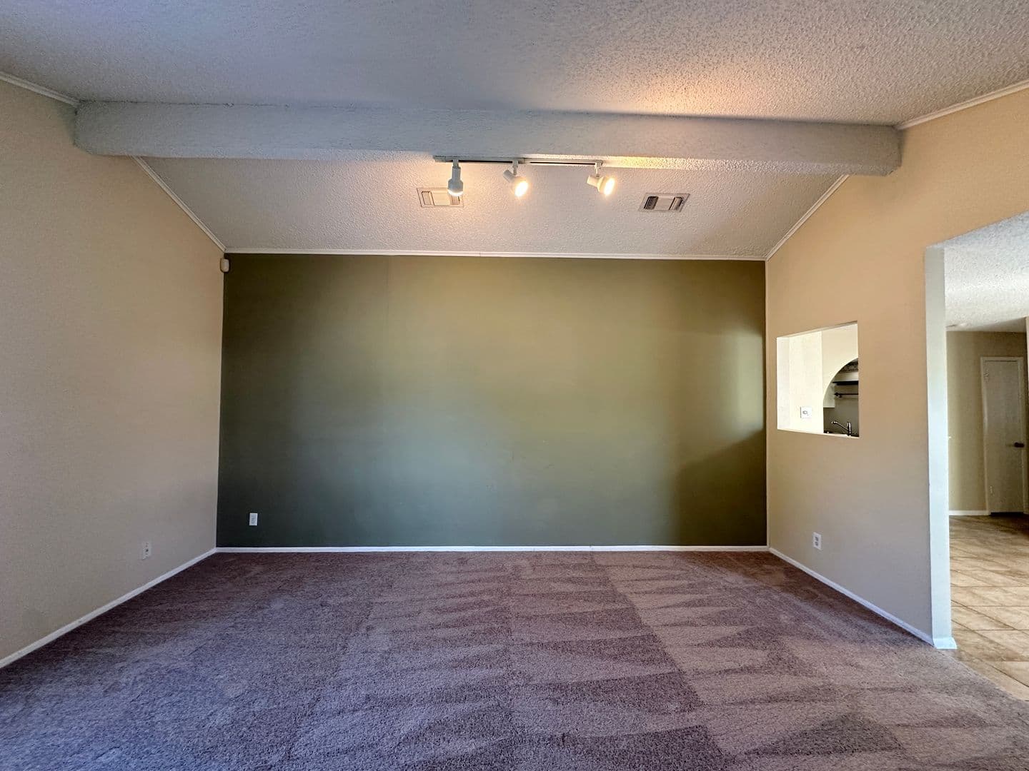 Killeen House: 2005 Ruiz Dr