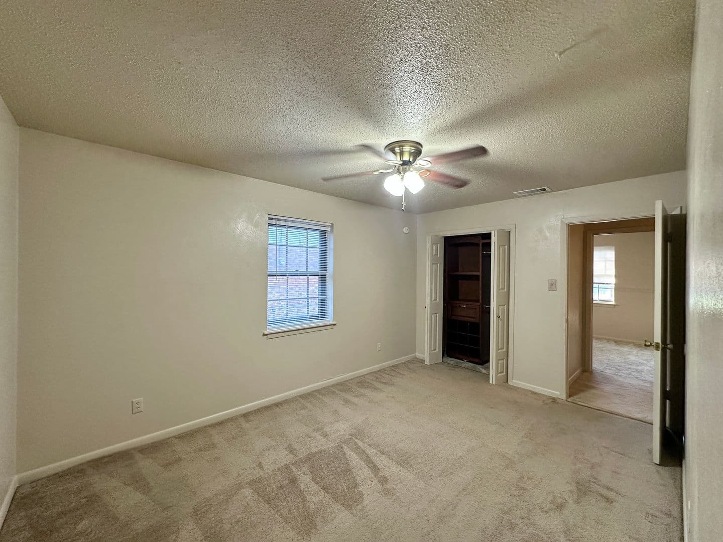 COPPERAS COVE House: 807 S 25TH