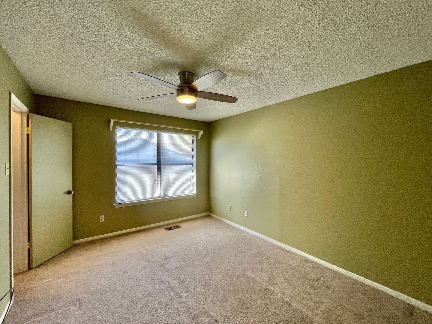 Killeen Townhome: 4806 Rainbow Cir