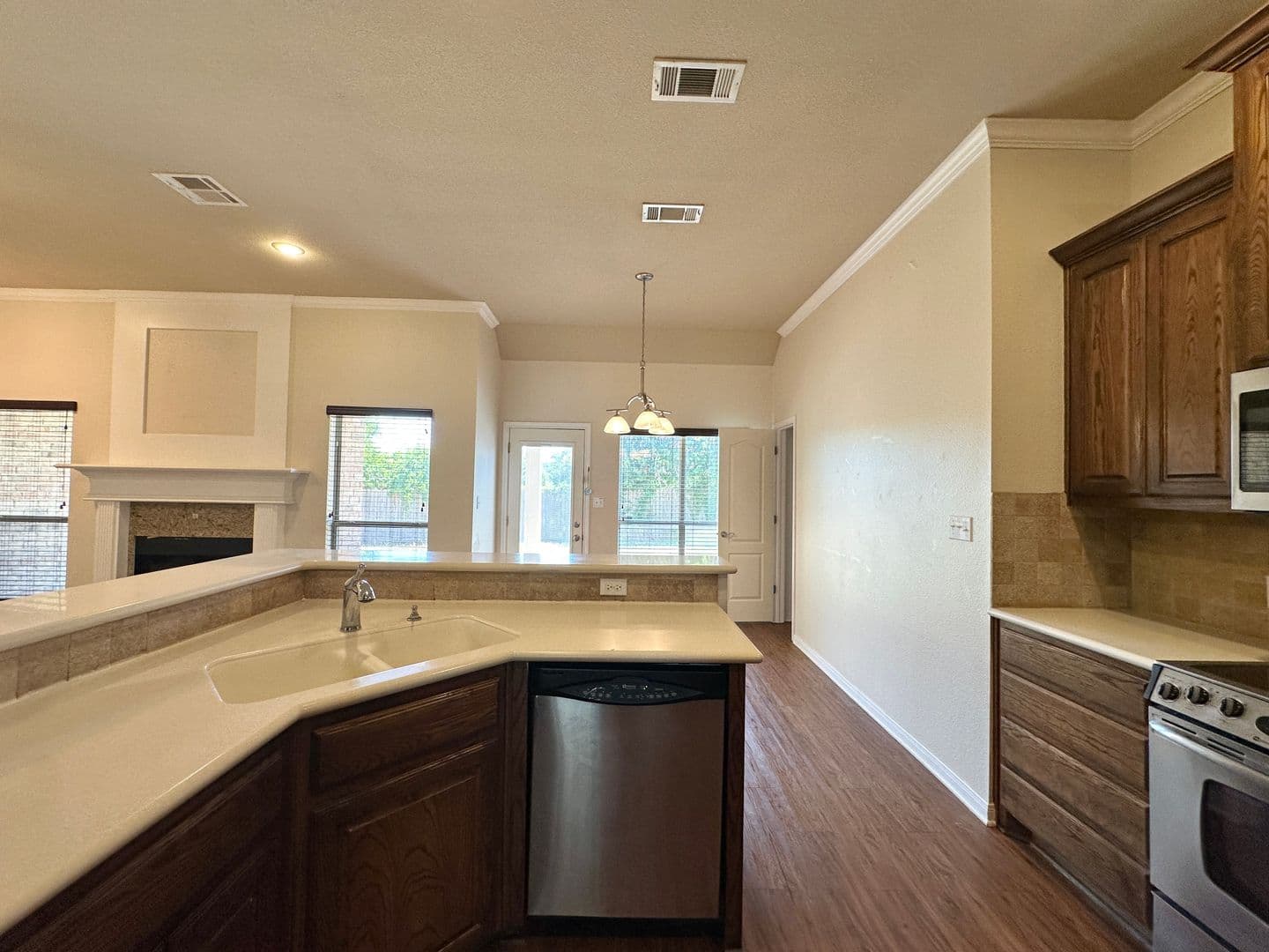 Belton House: 705 Marshall Dr