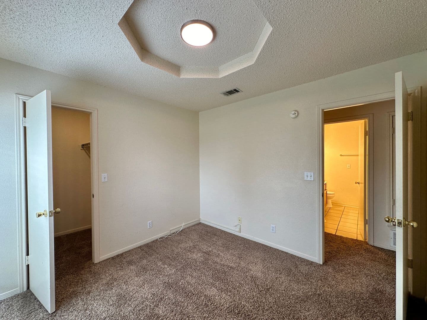 Killeen House: 2910 Woodlands Dr