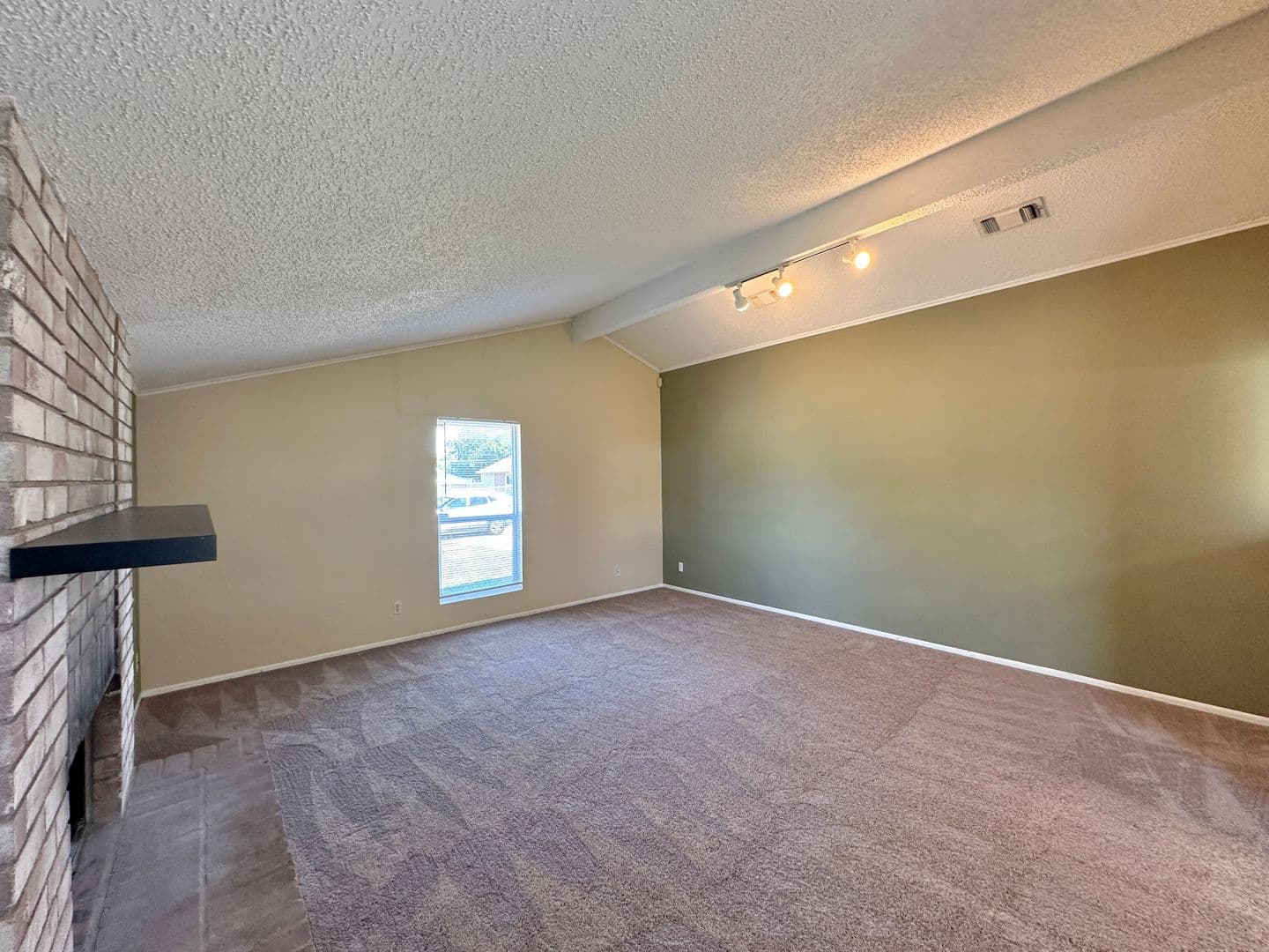 Killeen House: 2005 Ruiz Dr