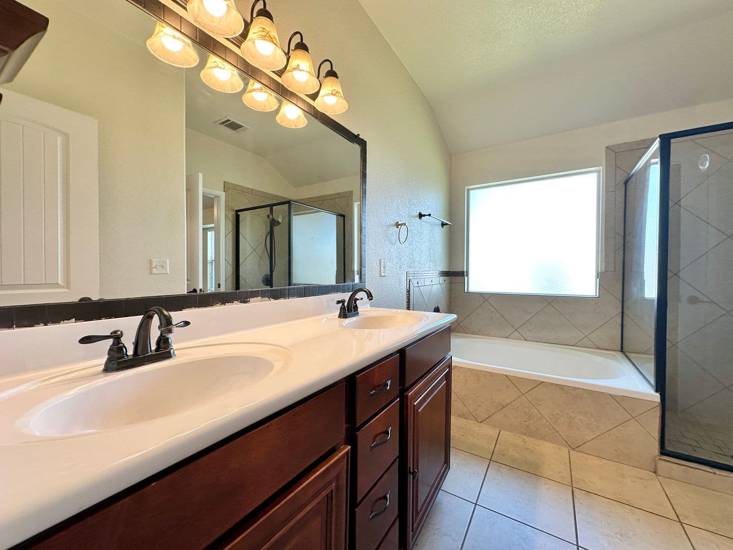 Killeen House: 6812 Deorsam Loop