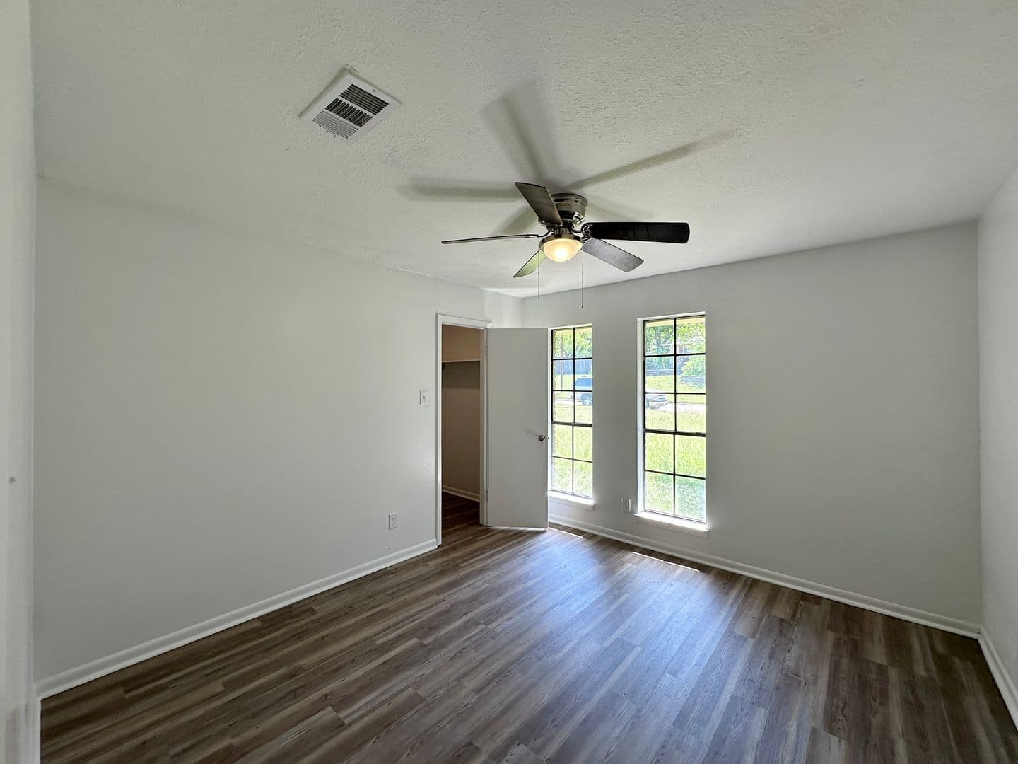 Temple House: 3822 Valley View Drive
