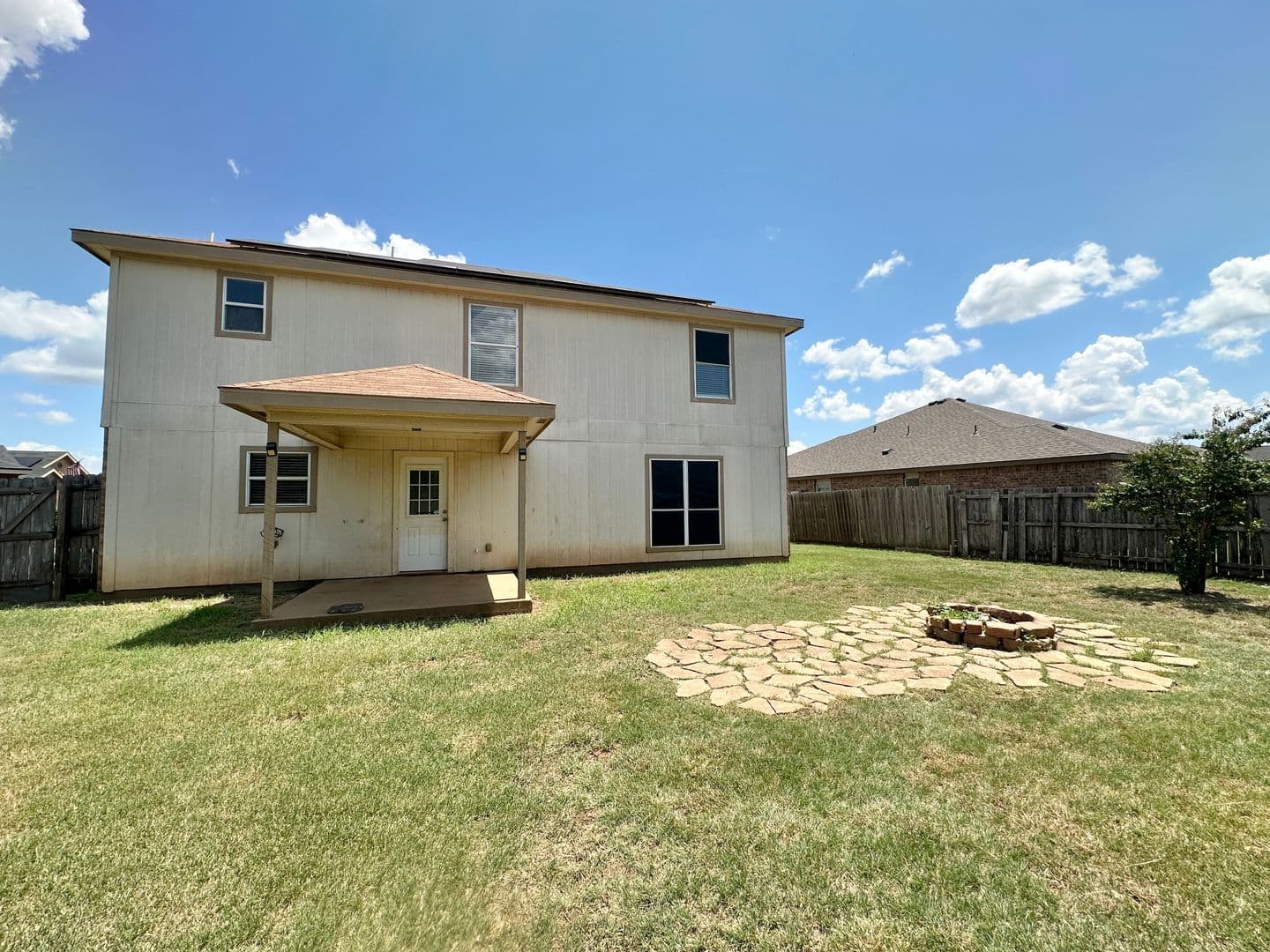 Belton House: 2002 N Madison Court