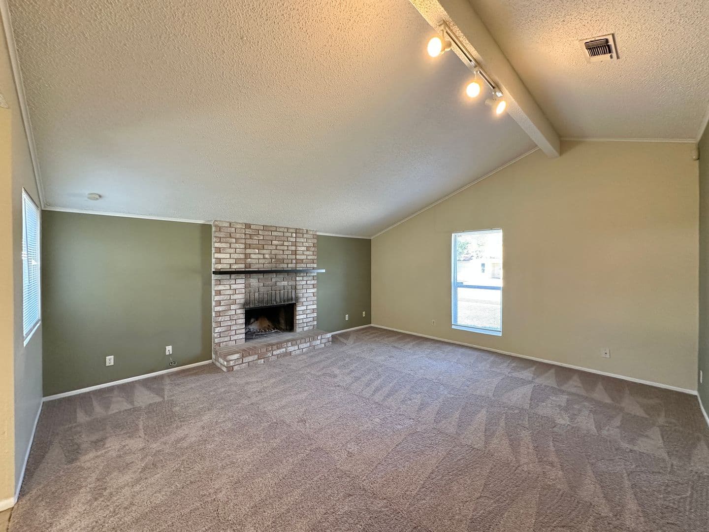 Killeen House: 2005 Ruiz Dr