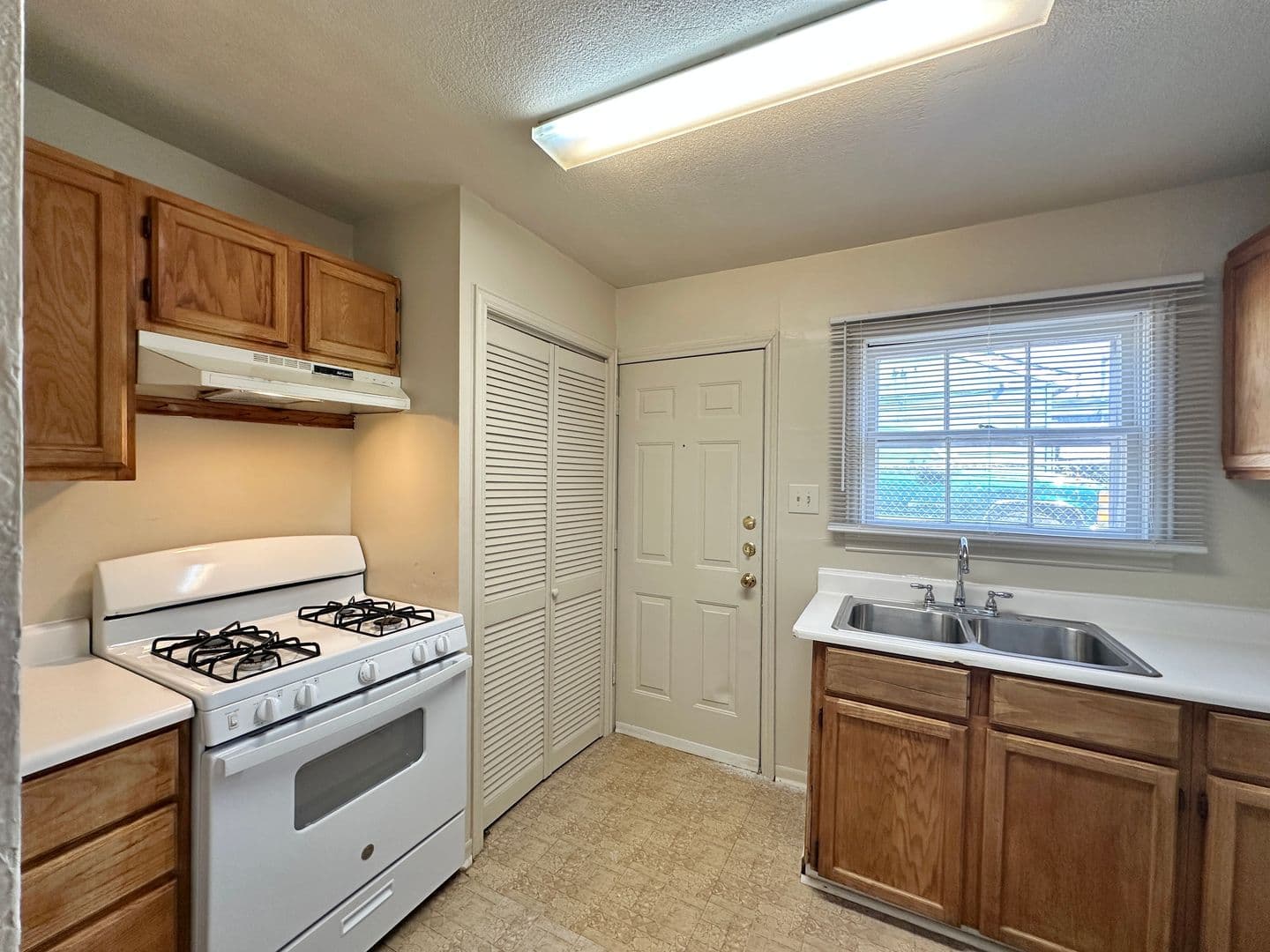 Killeen Multiplex: 1102/1104 Williamson Dr