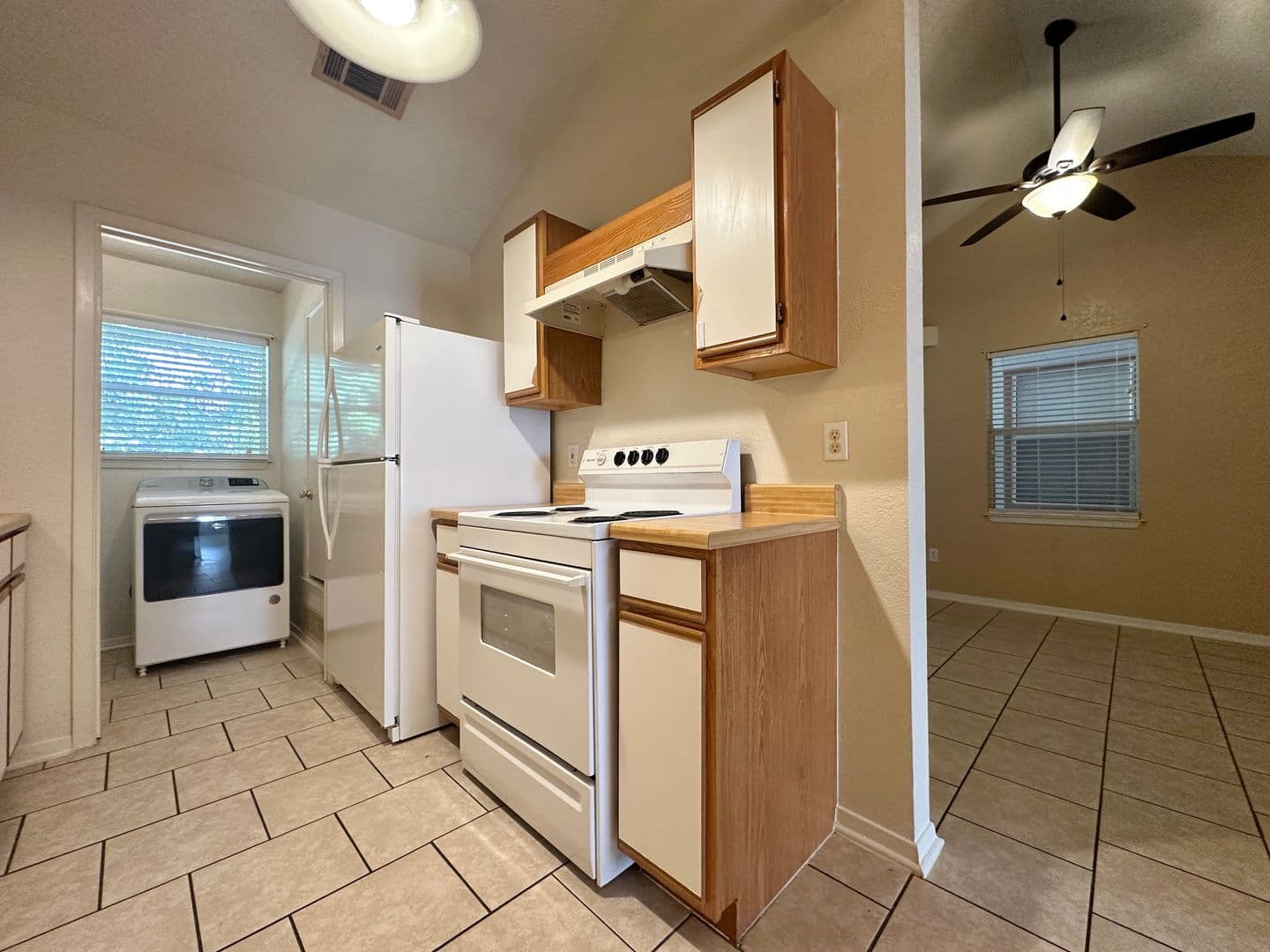 Copperas Cove Apartment: 401 W Lincoln Ave