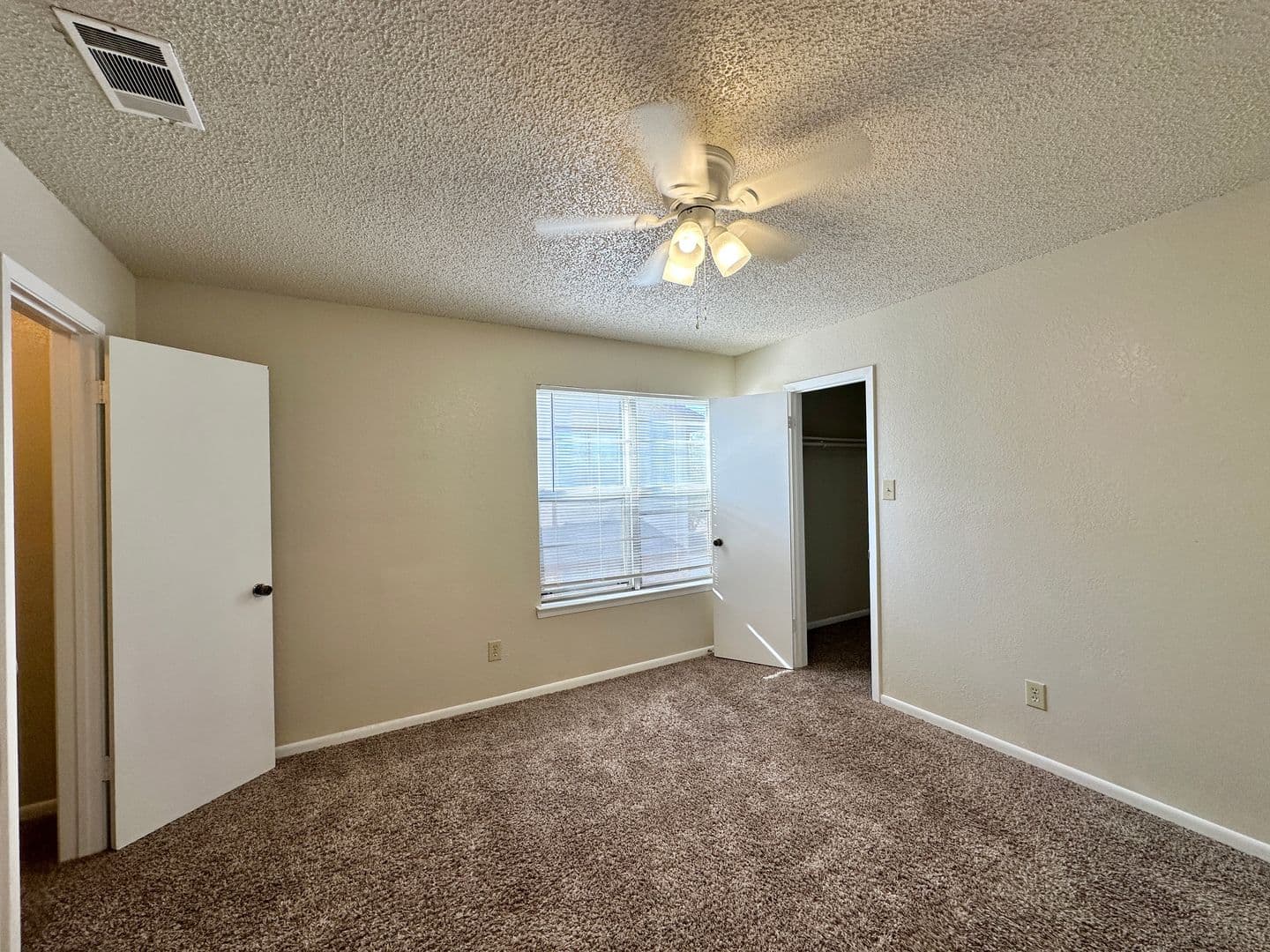 Killeen Townhome: 3004 Chaucer Drive