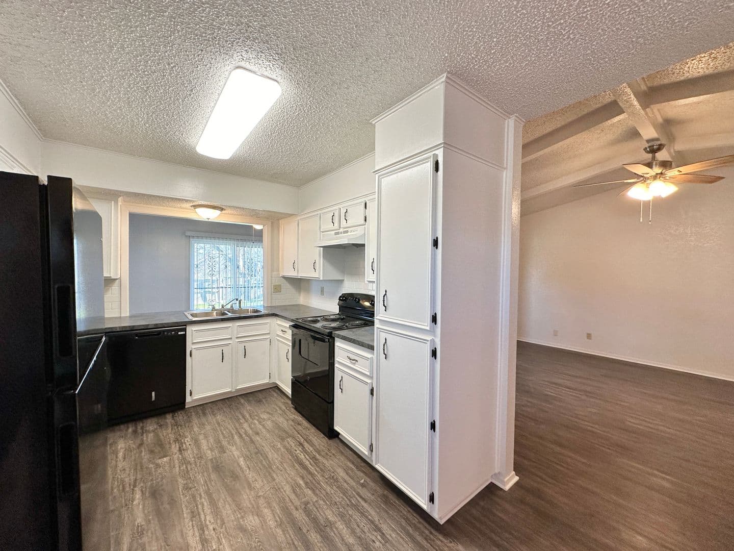 Killeen House: 1501 Farhills Dr
