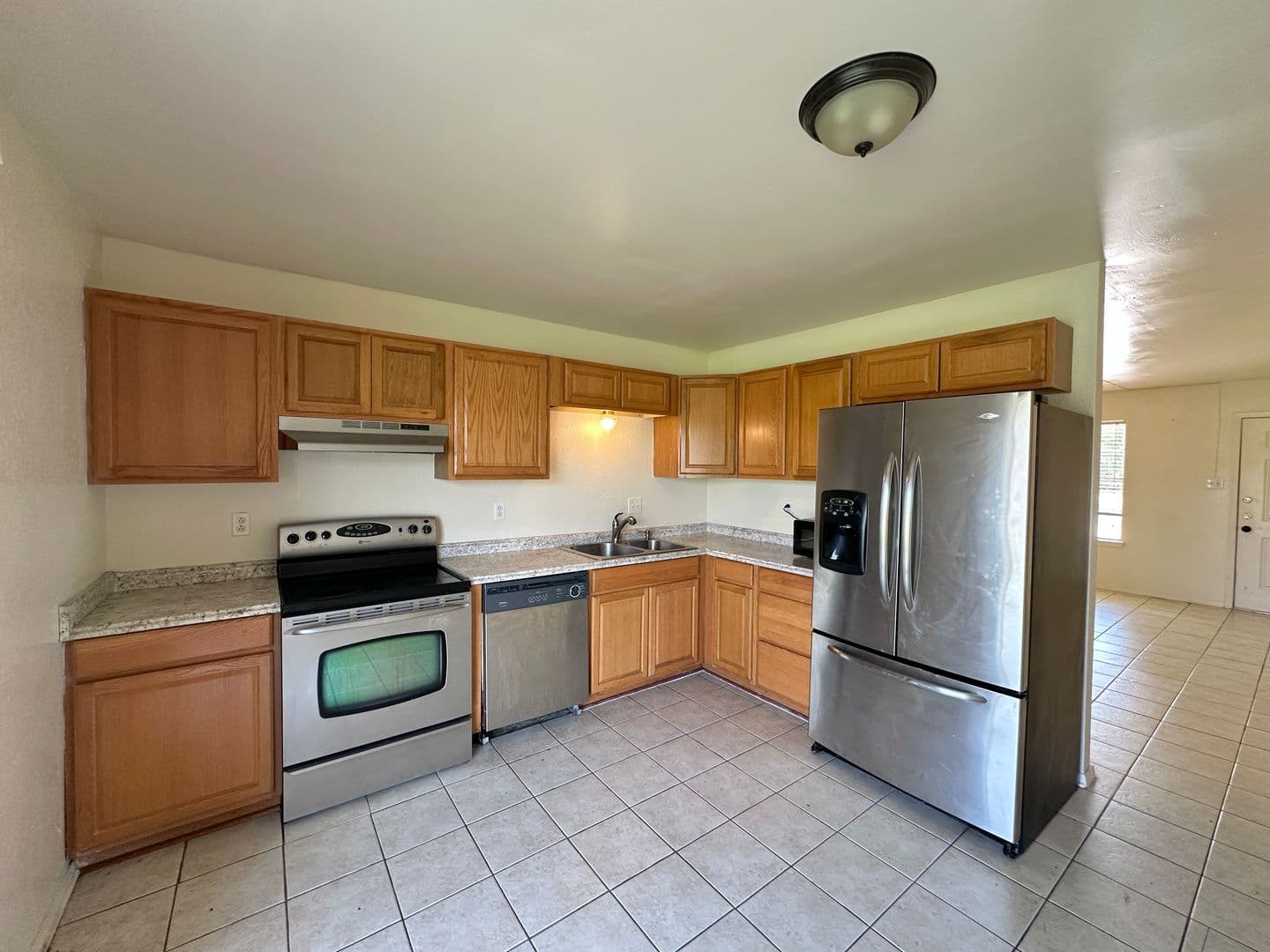 Killeen Apartment: 1901 Cedarhill Dr