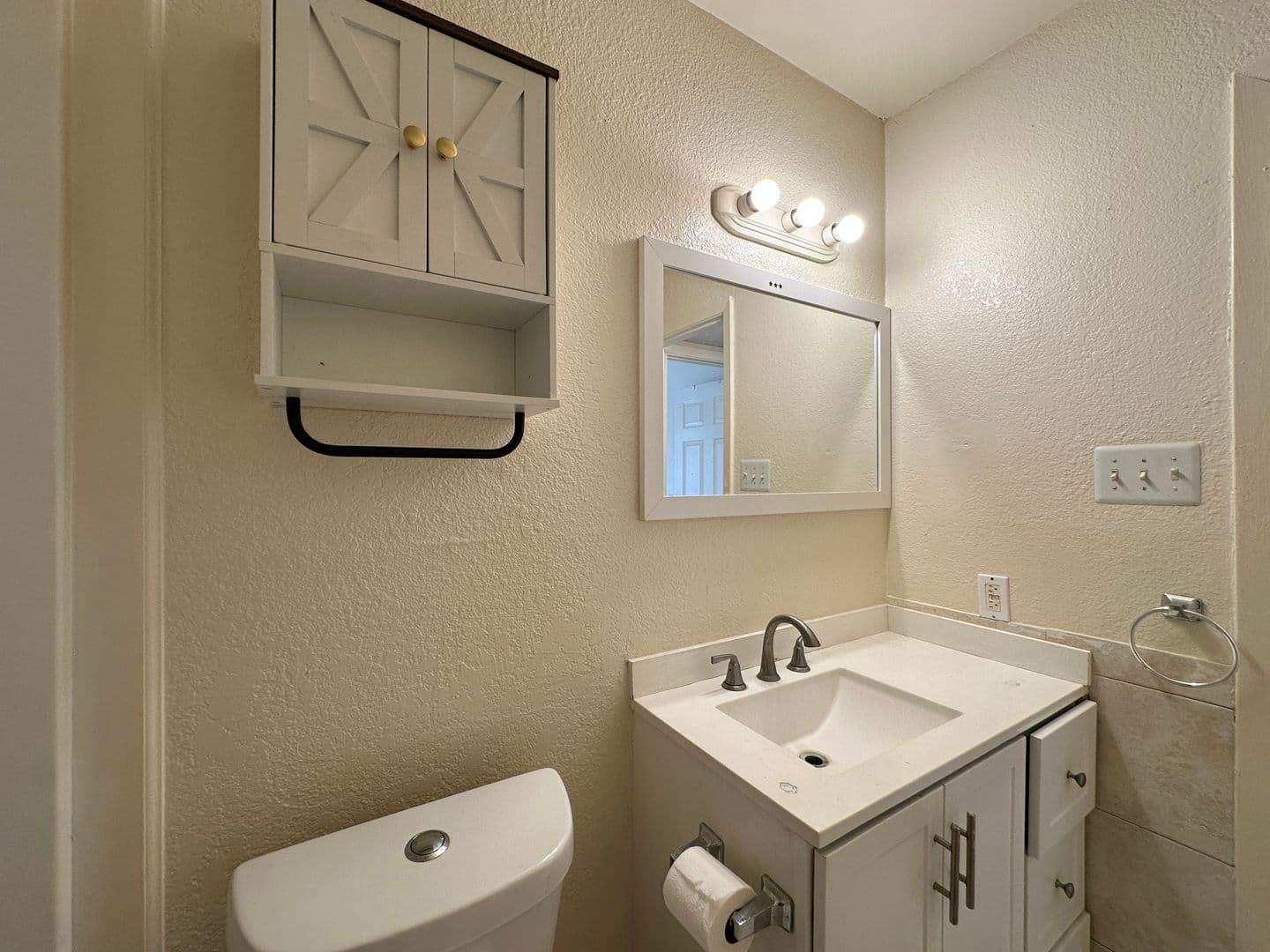 Killeen Apartment: 1901 Cedarhill Dr
