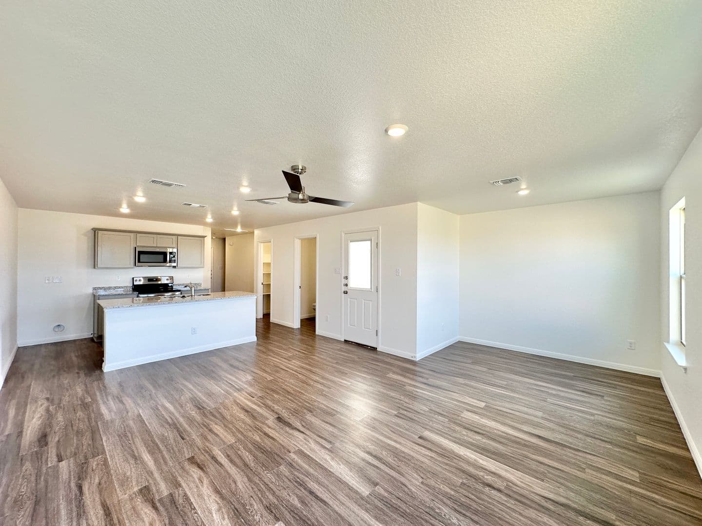 Killeen Townhome: 5913 Betty Lou Dr