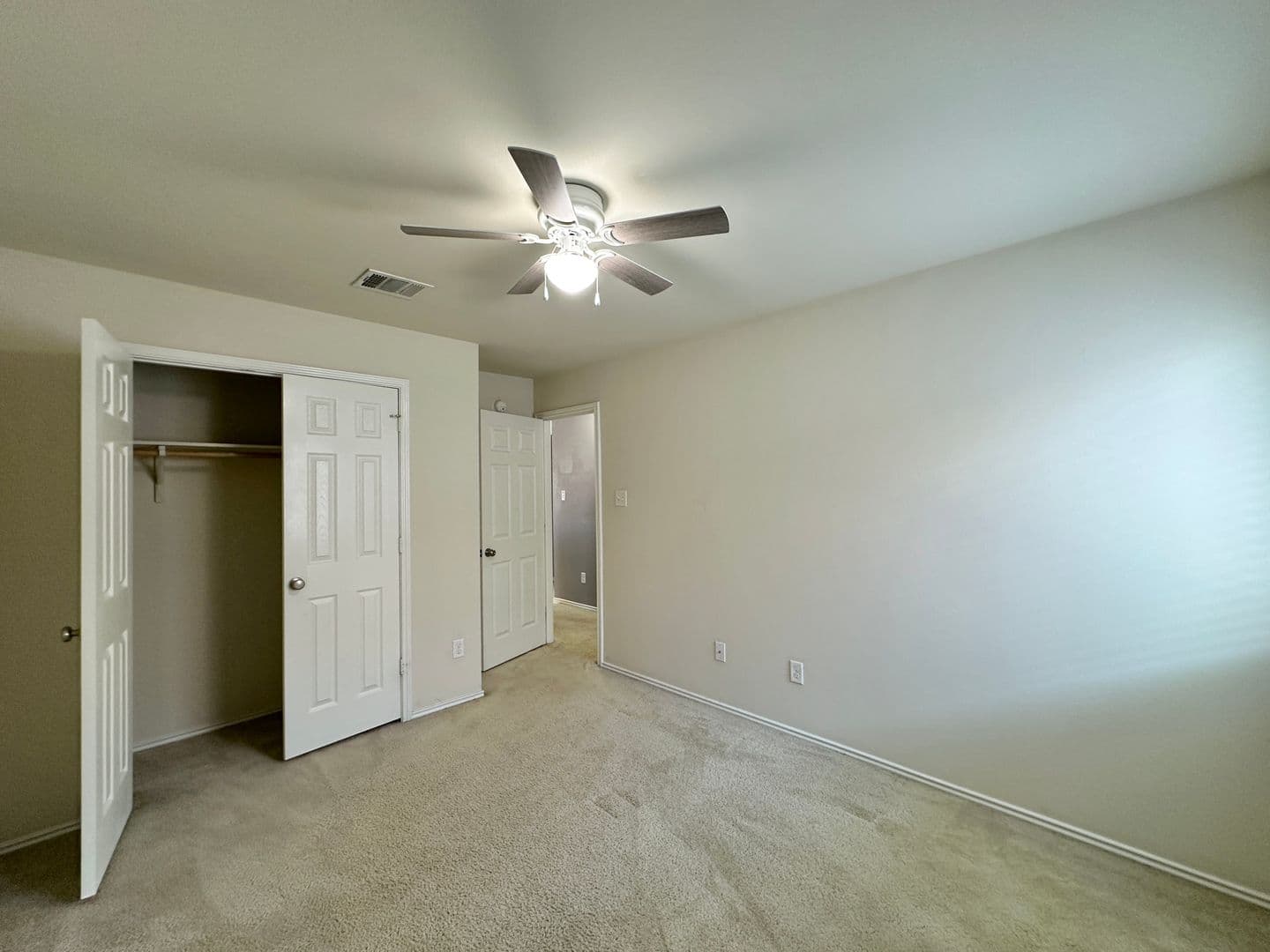 Killeen House: 5205 Lions Gate Lane