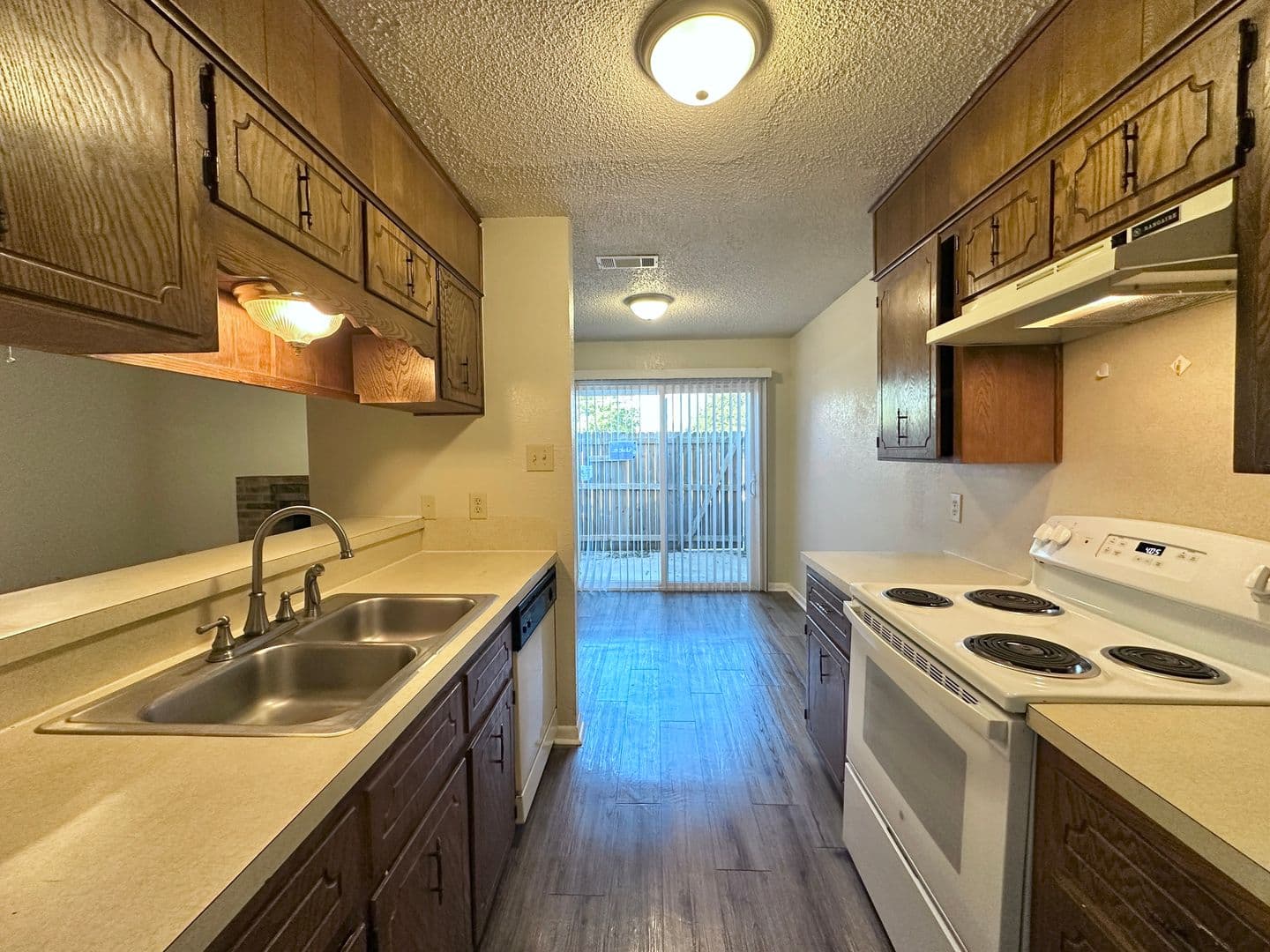 Killeen Townhome: 3004 Chaucer Drive