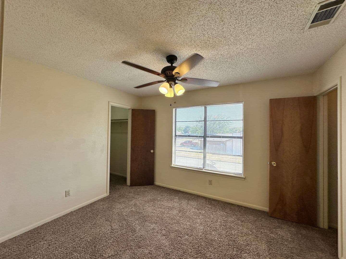 KILLEEN Townhome: 2609 Bermuda Drive