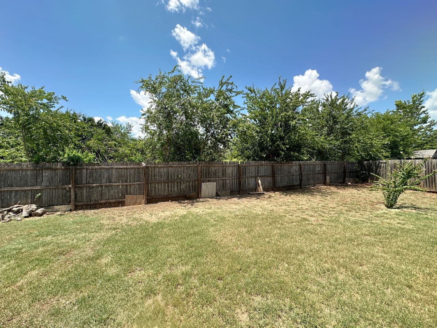 Belton House: 2002 N Madison Court