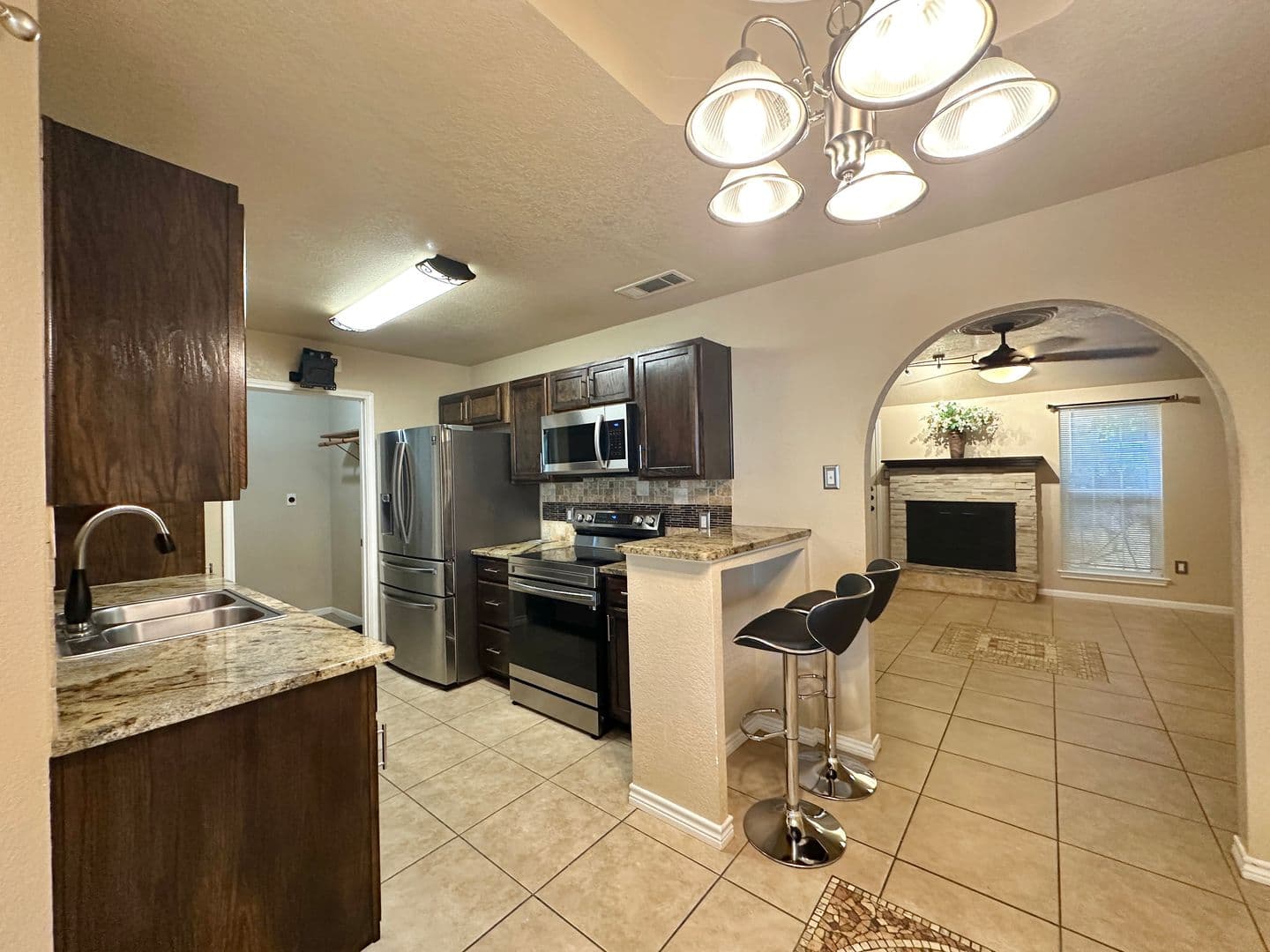 Killeen House: 2501 Henry Drive