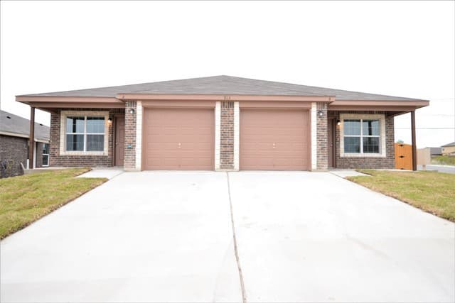Killeen Multiplex: 913 Lasso Dr