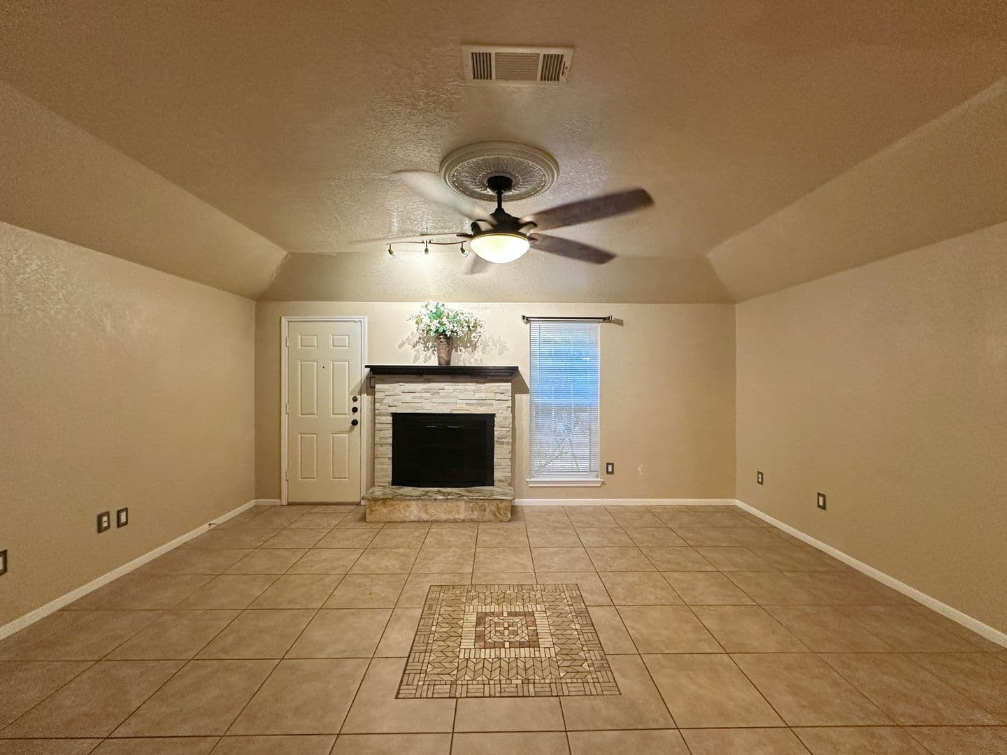 Killeen House: 2501 Henry Drive