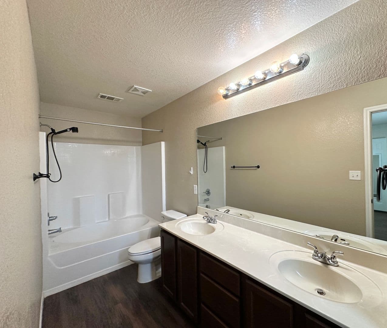 Temple Apartment: 4403 Brutus