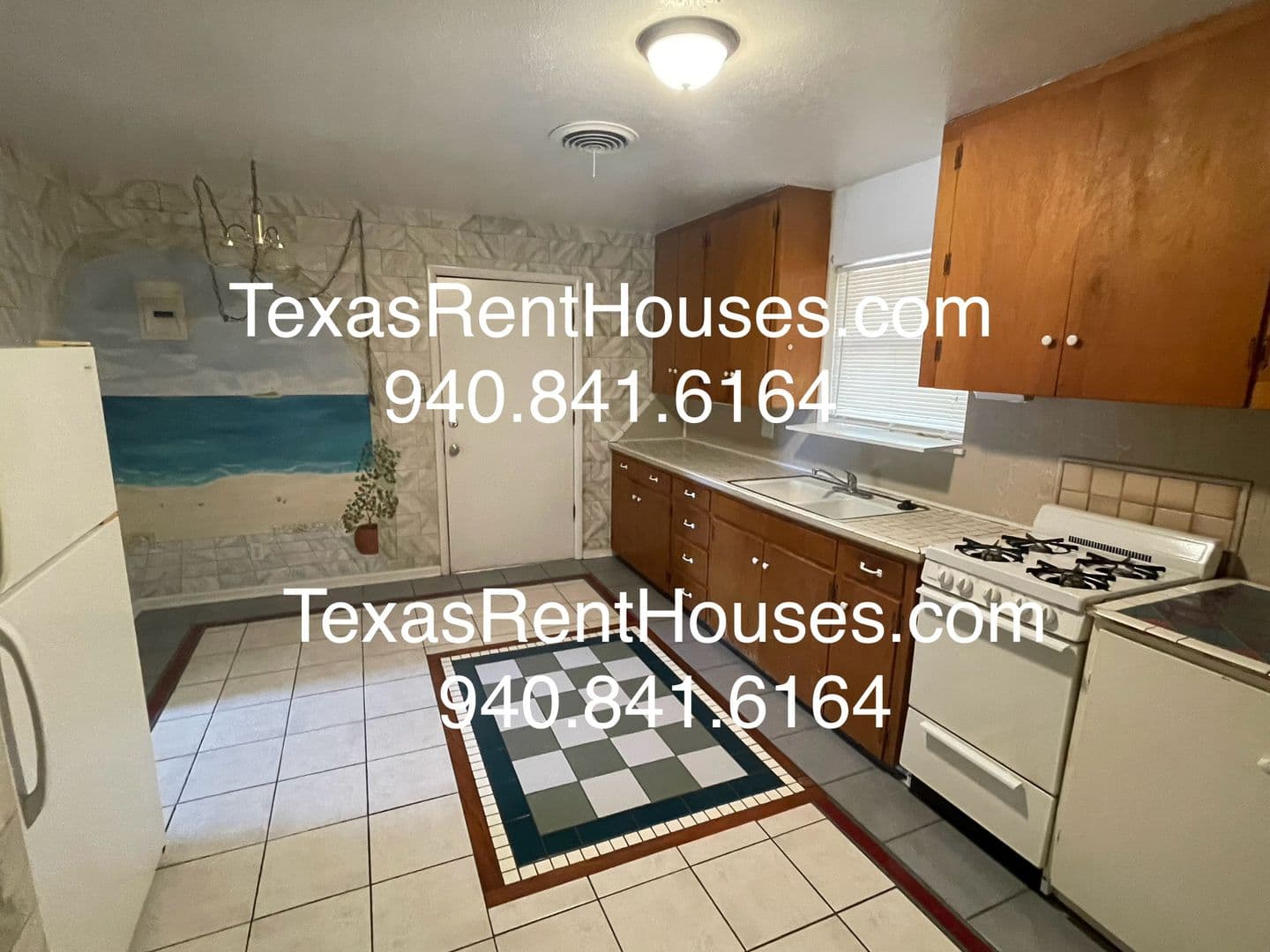 Wichita Falls House: 1130A Sunset Lane