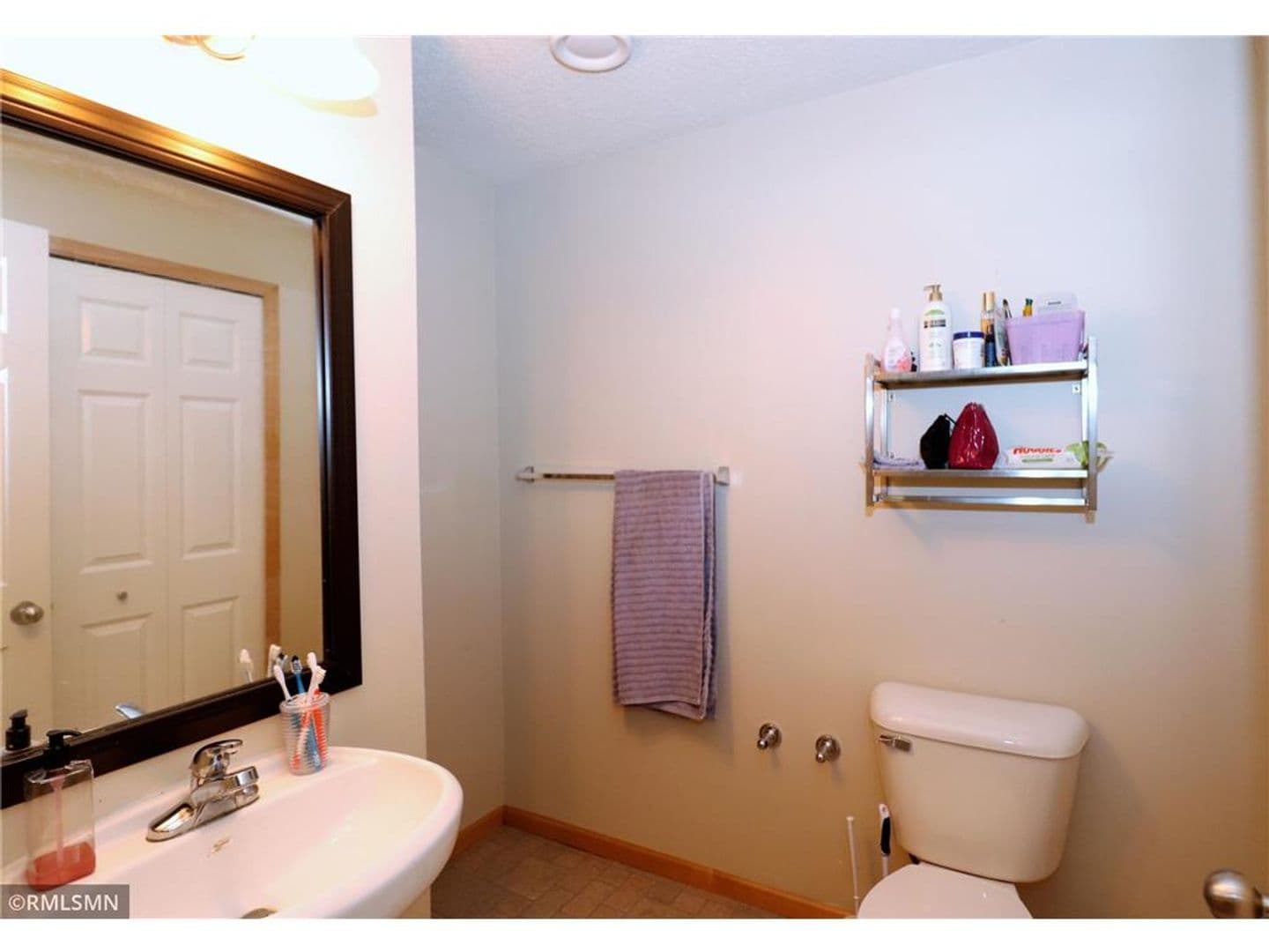 Prior Lake House: 14343 Brookmere Blvd.