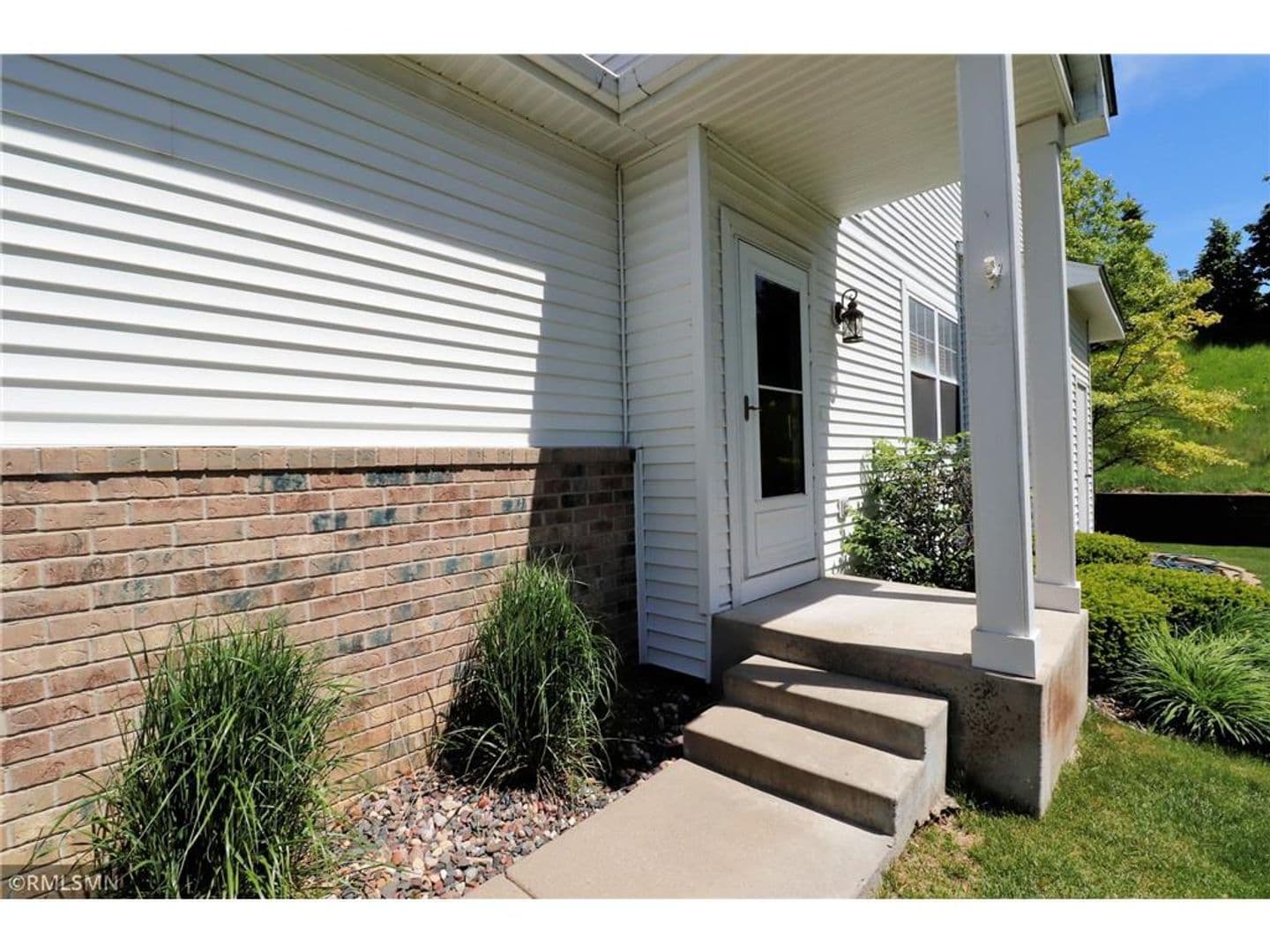 Prior Lake House: 14343 Brookmere Blvd.
