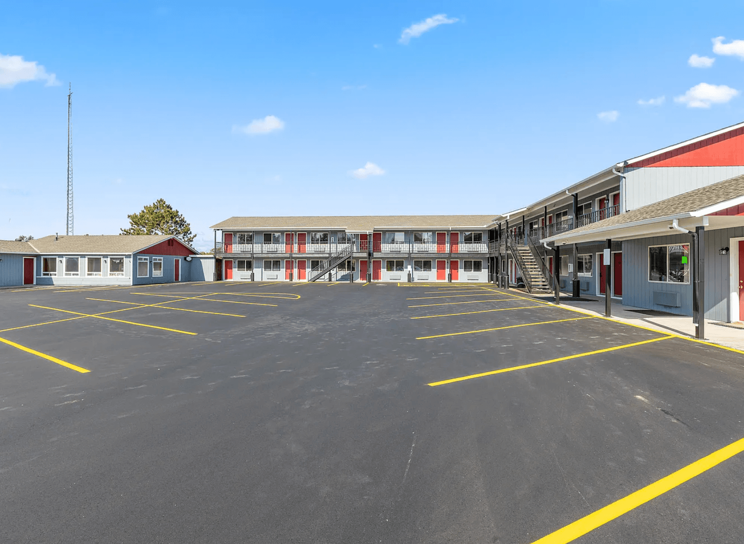 Pine River Apartment: 2684 MN-371 SW