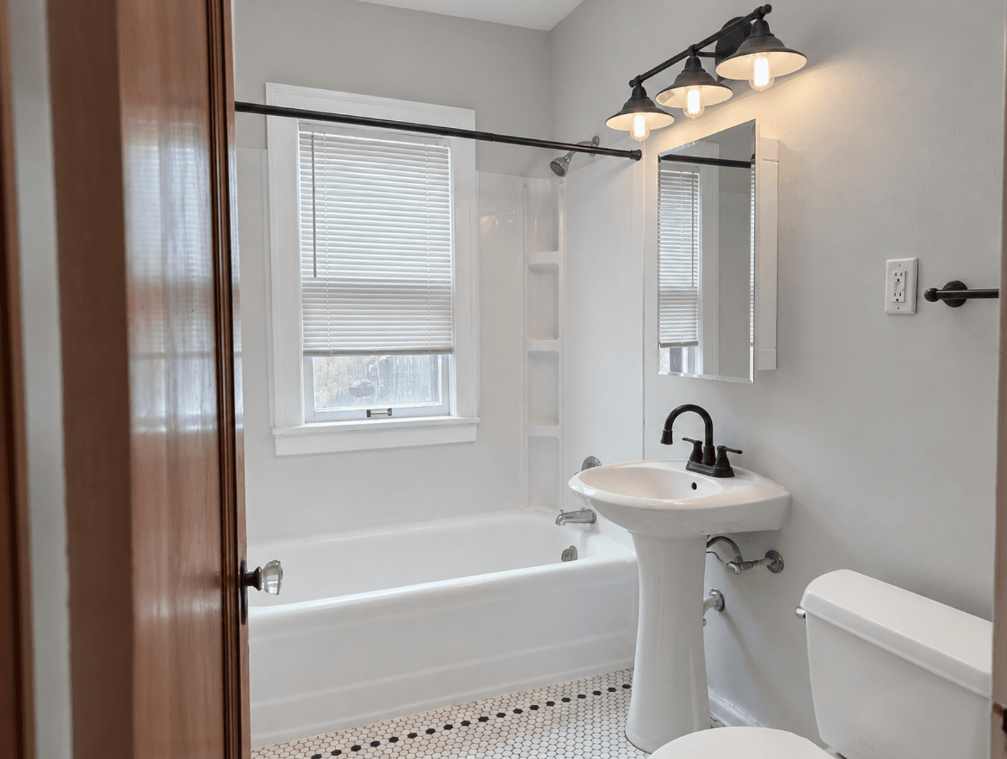 Minneapolis Apartment: 4112 Chicago Ave. S.